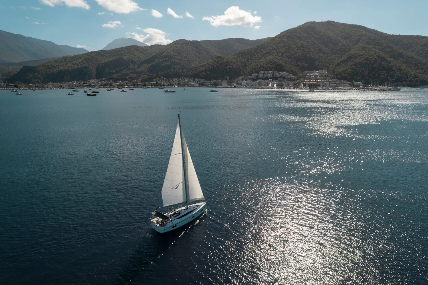 Bavaria C38 ARINNA — fotografia jachty 13