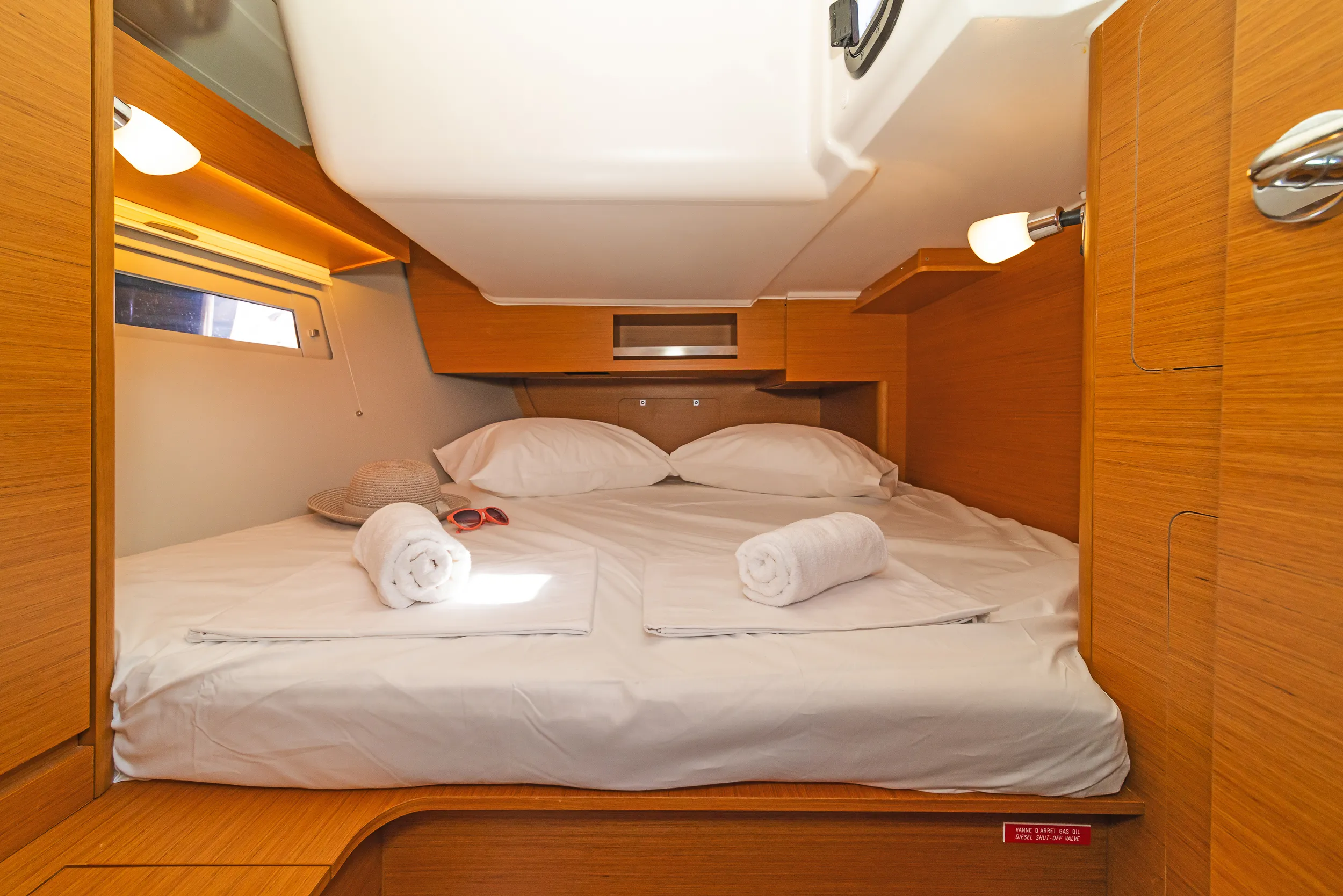 Dufour 390 Agnes — foto dello yacht n. 2