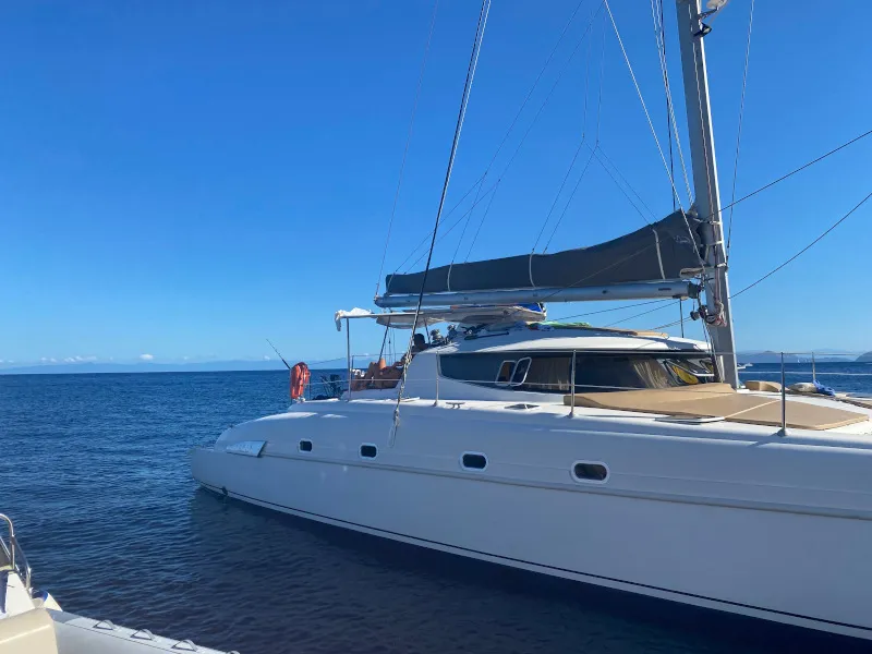 Bahia 46 Hyera ( AC / WATER MAKER ) — фотография яхты 12