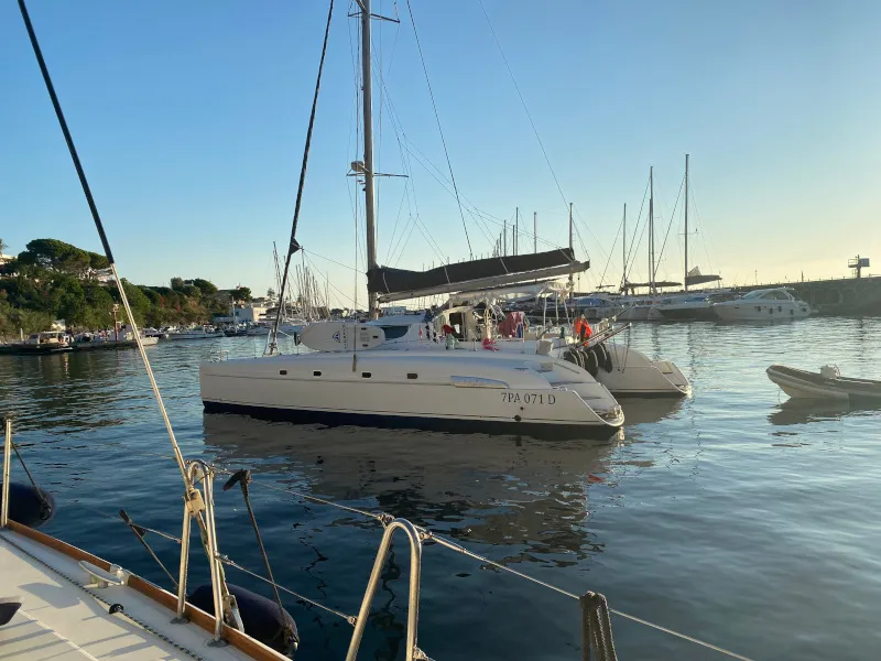 Bahia 46 Hyera ( AC / WATER MAKER ) — фотография яхты 10