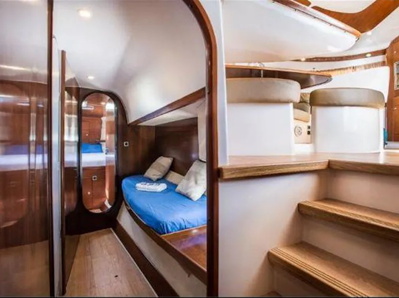 Bahia 46 Hyera ( AC / WATER MAKER ) — фотография яхты 11
