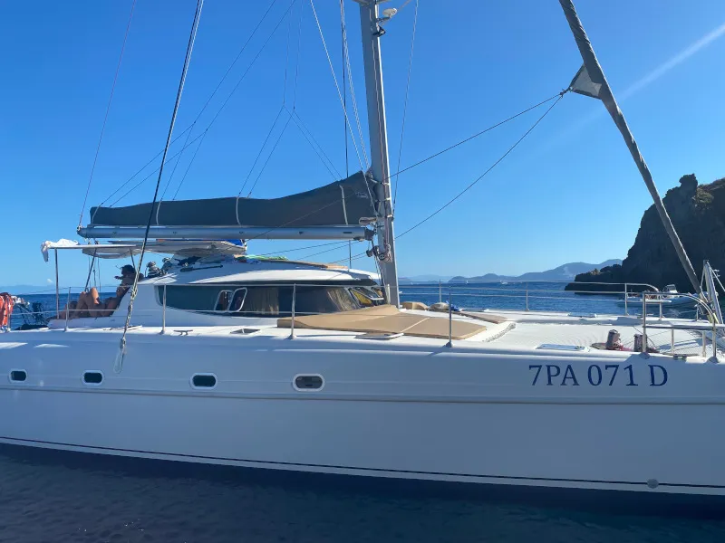 Bahia 46 Hyera ( AC / WATER MAKER ) — фотография яхты 8