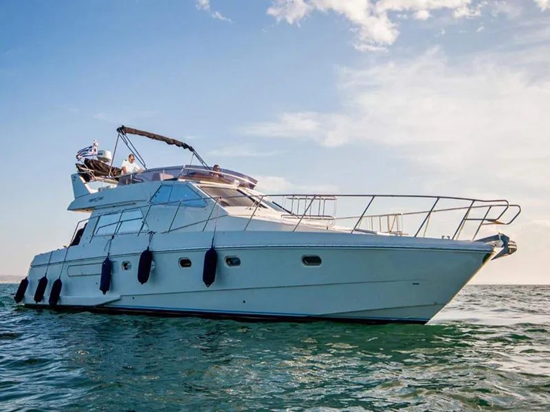 Motoryacht Ferretti 47 — jahtikuva 1