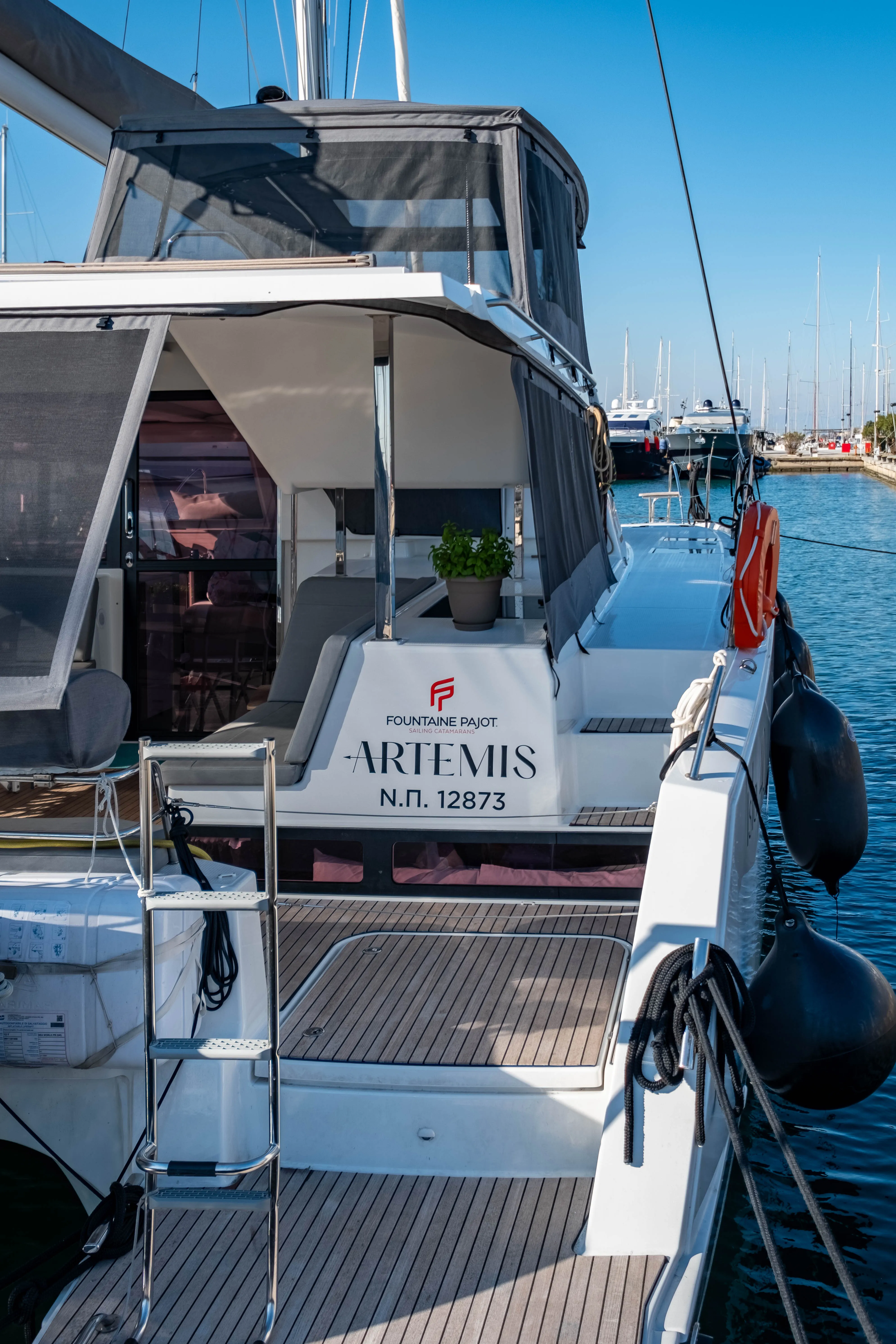 Isla 40 Artemis — фотография яхты 77