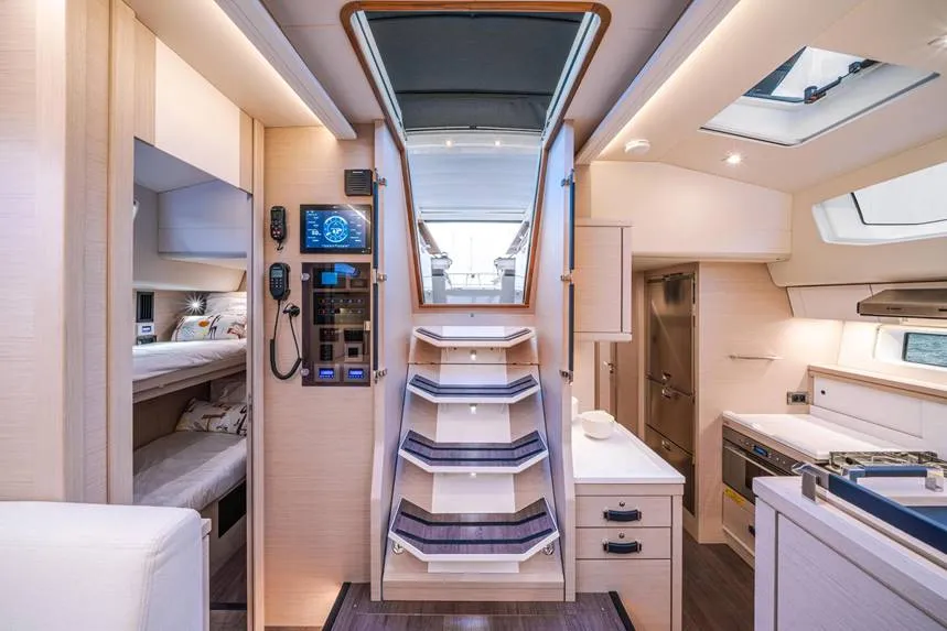 Jeanneau 65 Uranos — yacht photo 2