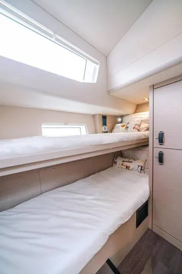 Jeanneau 65 Uranos — yacht photo 8