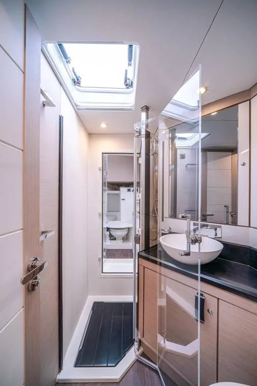 Jeanneau 65 Uranos — yacht photo 9