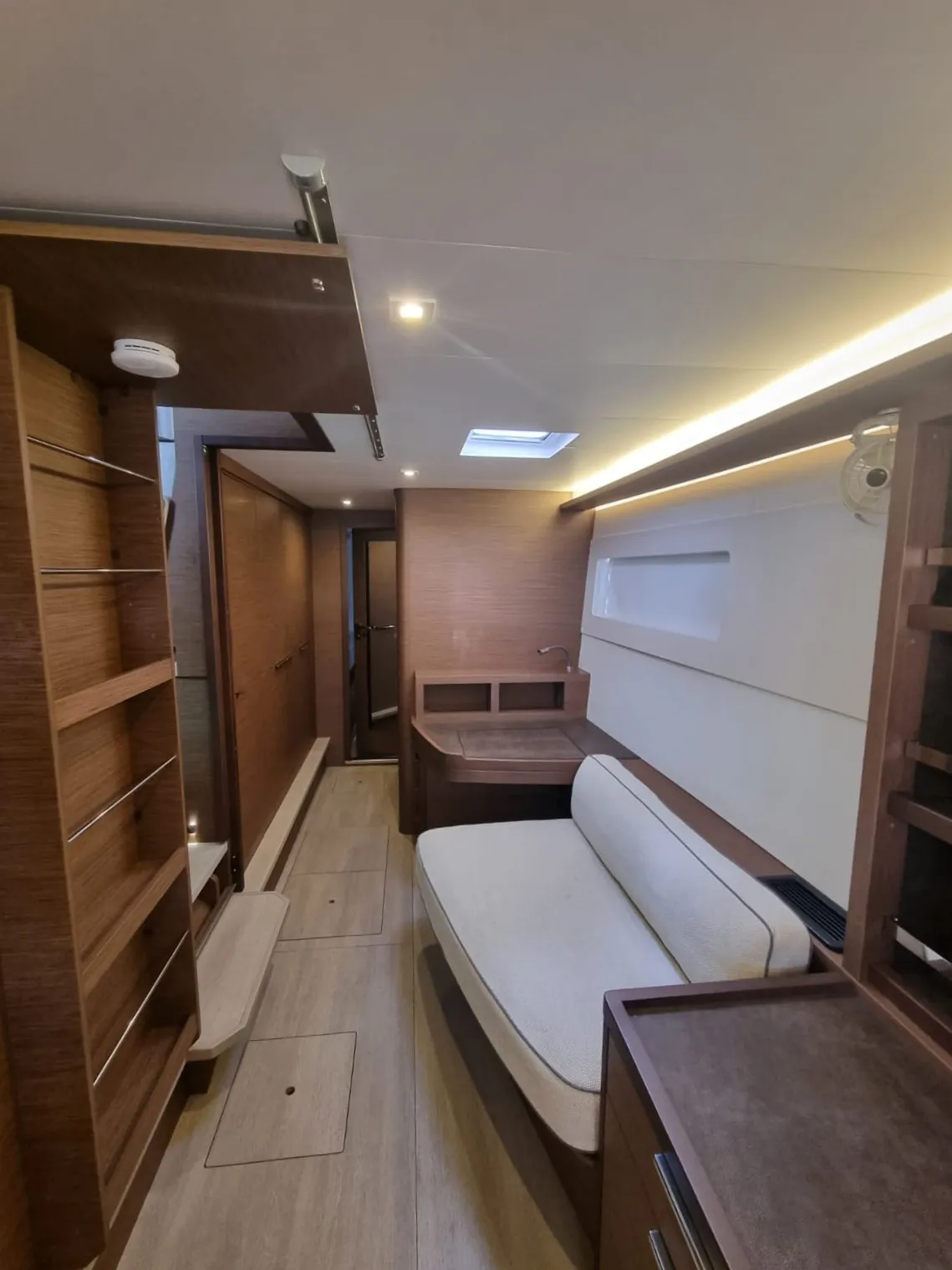 Lagoon 46 Free Bird II — jahifoto 2
