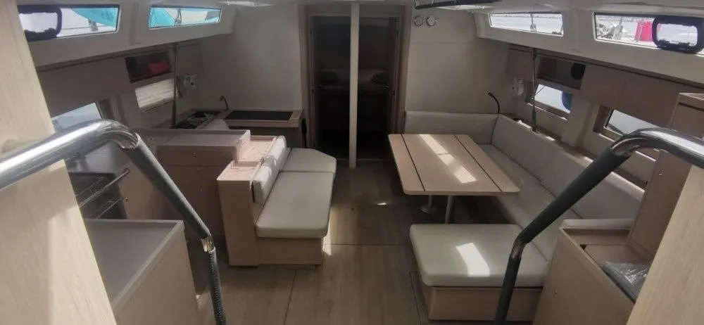 Oceanis 51.1 LIVING IN SEA — yacht photo 10