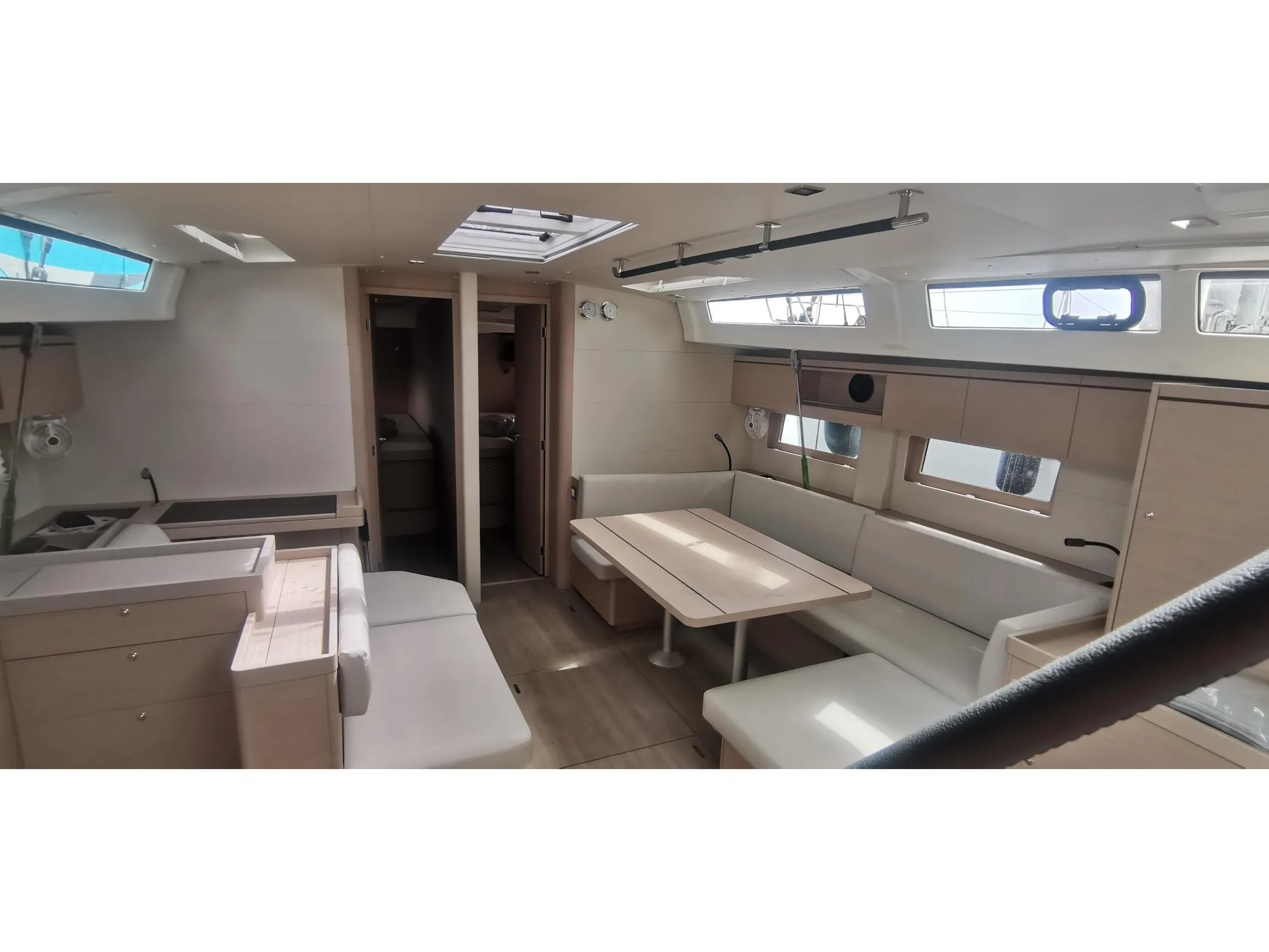 Oceanis 51.1 LIVING IN SEA — yacht photo 9