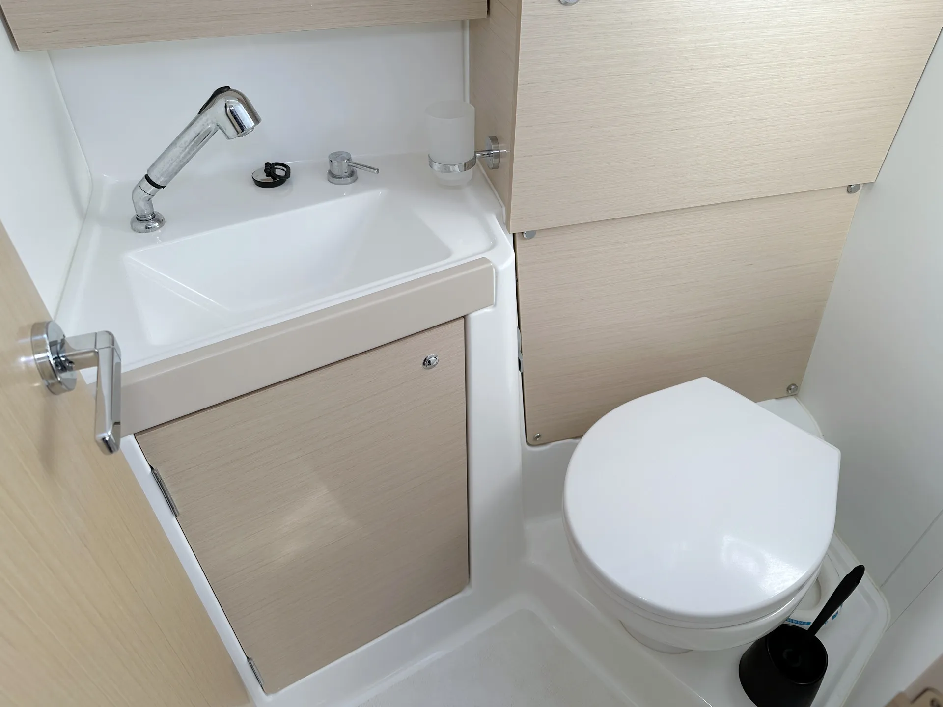 Oceanis 38.1 Tena — фотография яхты 6