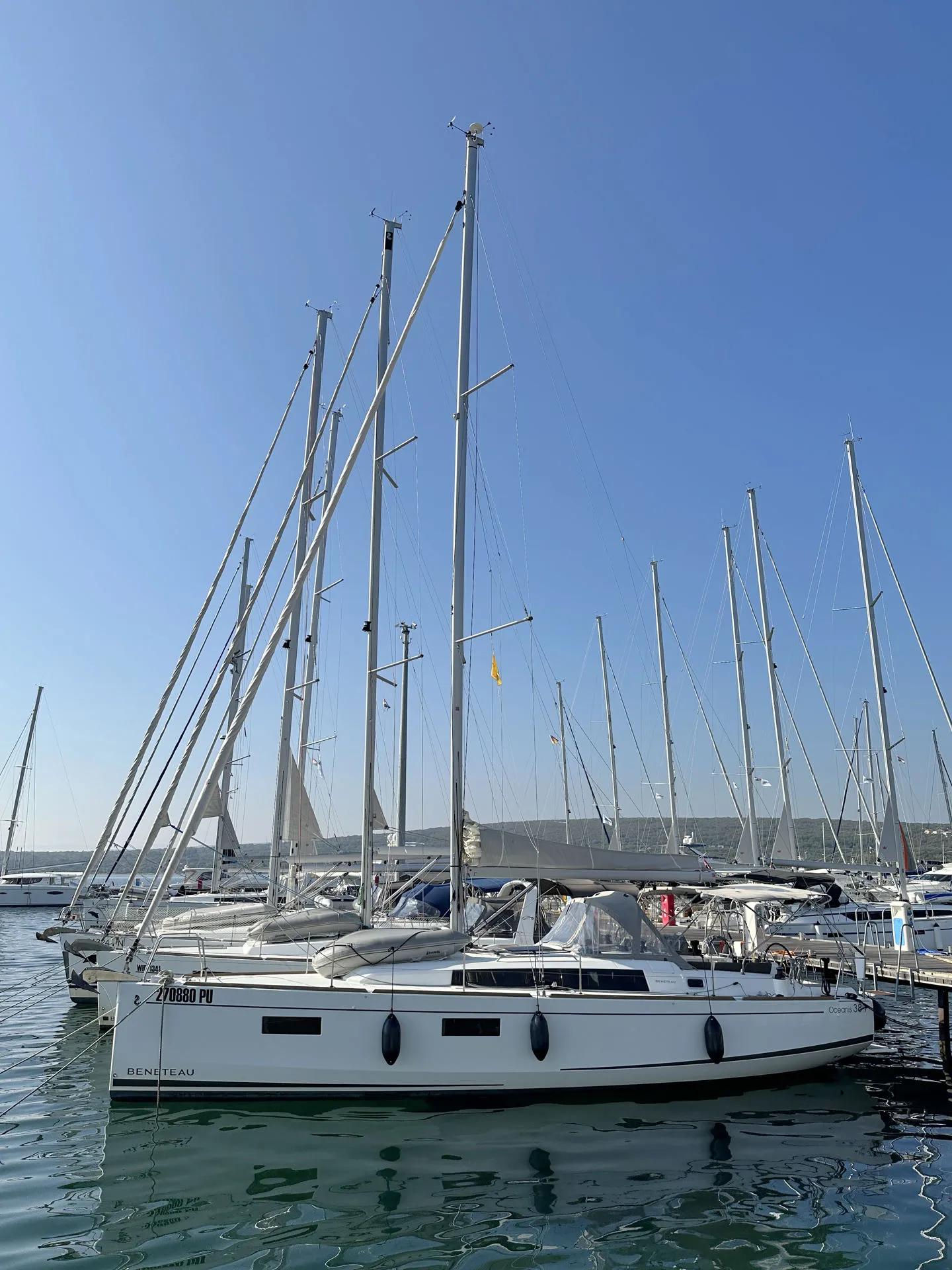 Oceanis 38.1 Tena — фотография яхты 11