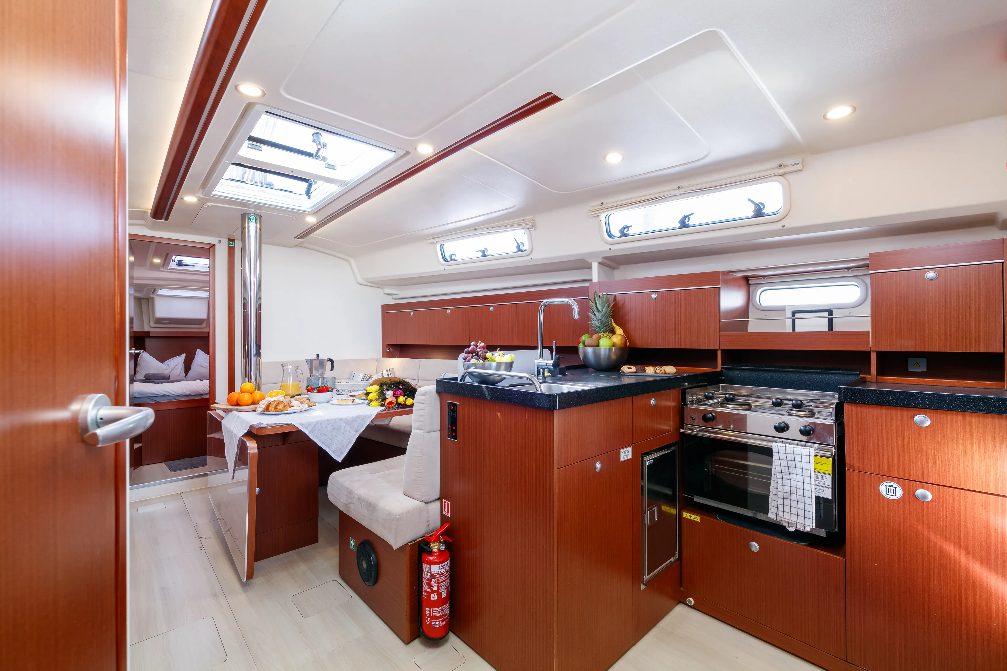 Hanse 415 Kraken — yacht photo 19