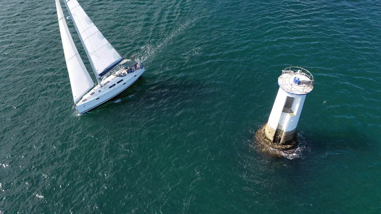 Hanse 415 Kraken — yacht photo 9