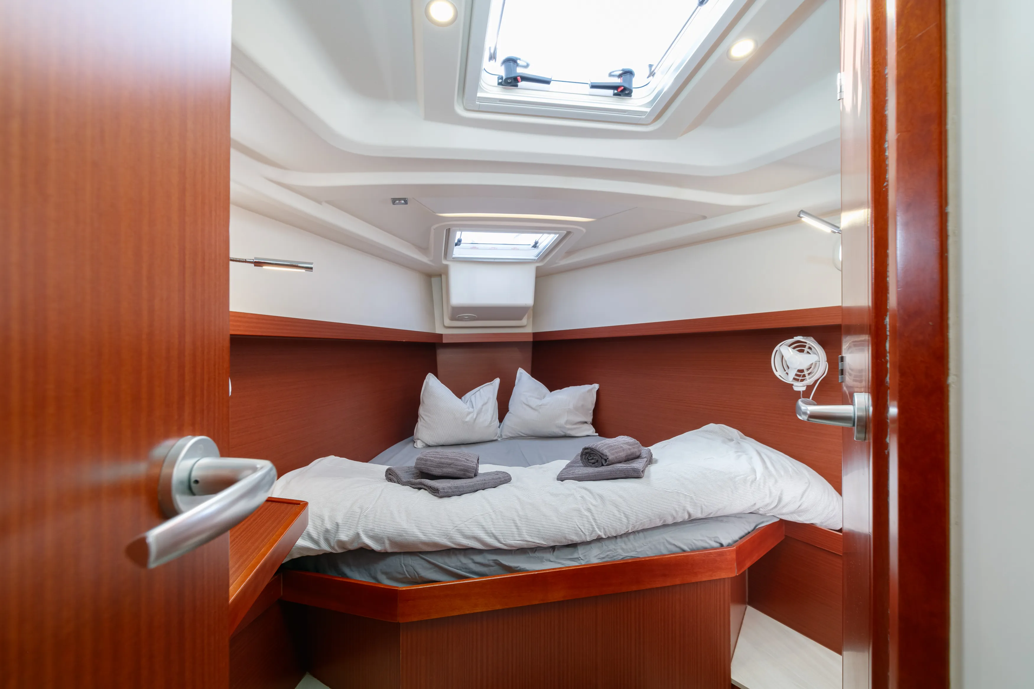 Hanse 415 Kraken — yacht photo 2