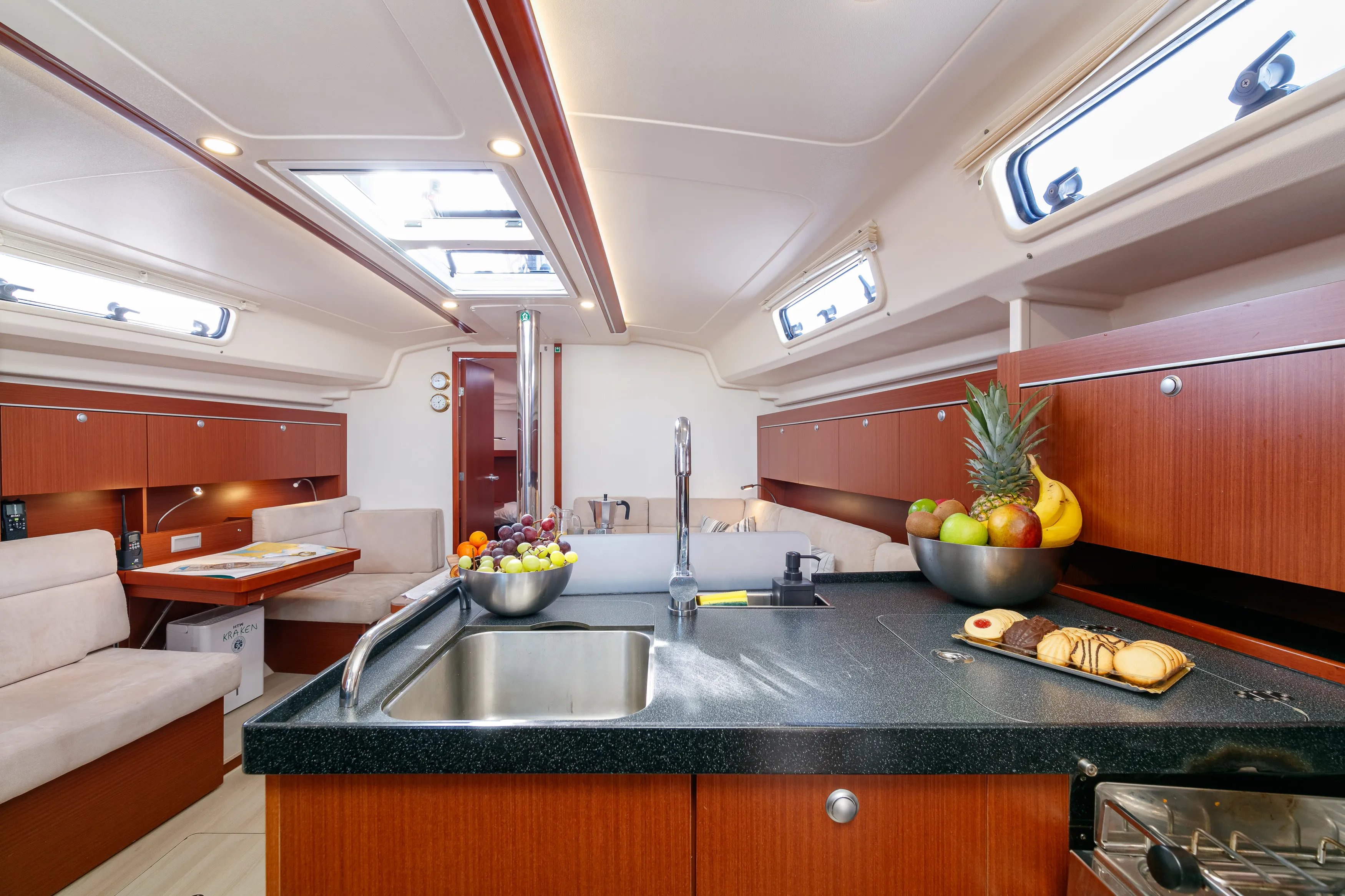 Hanse 415 Kraken — yacht photo 14