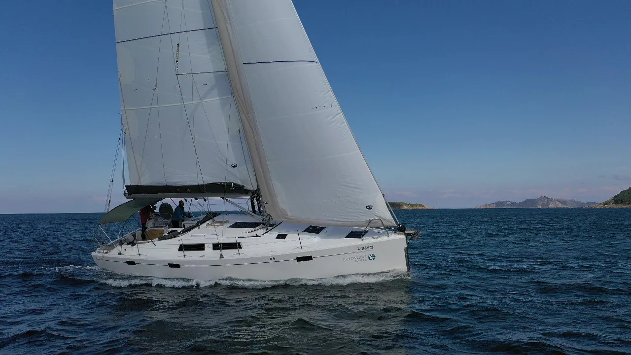 Hanse 415 Kraken — yacht photo 6