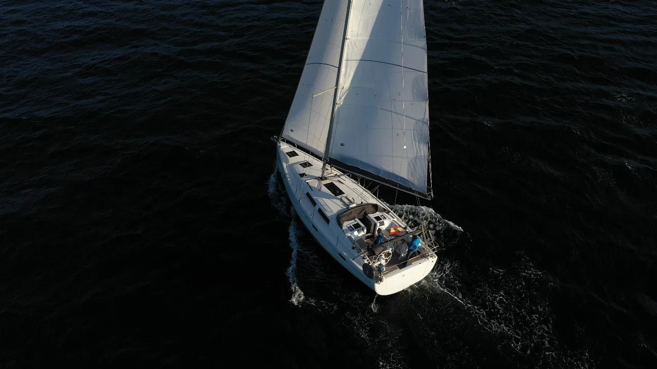 Hanse 415 Kraken — yacht photo 21