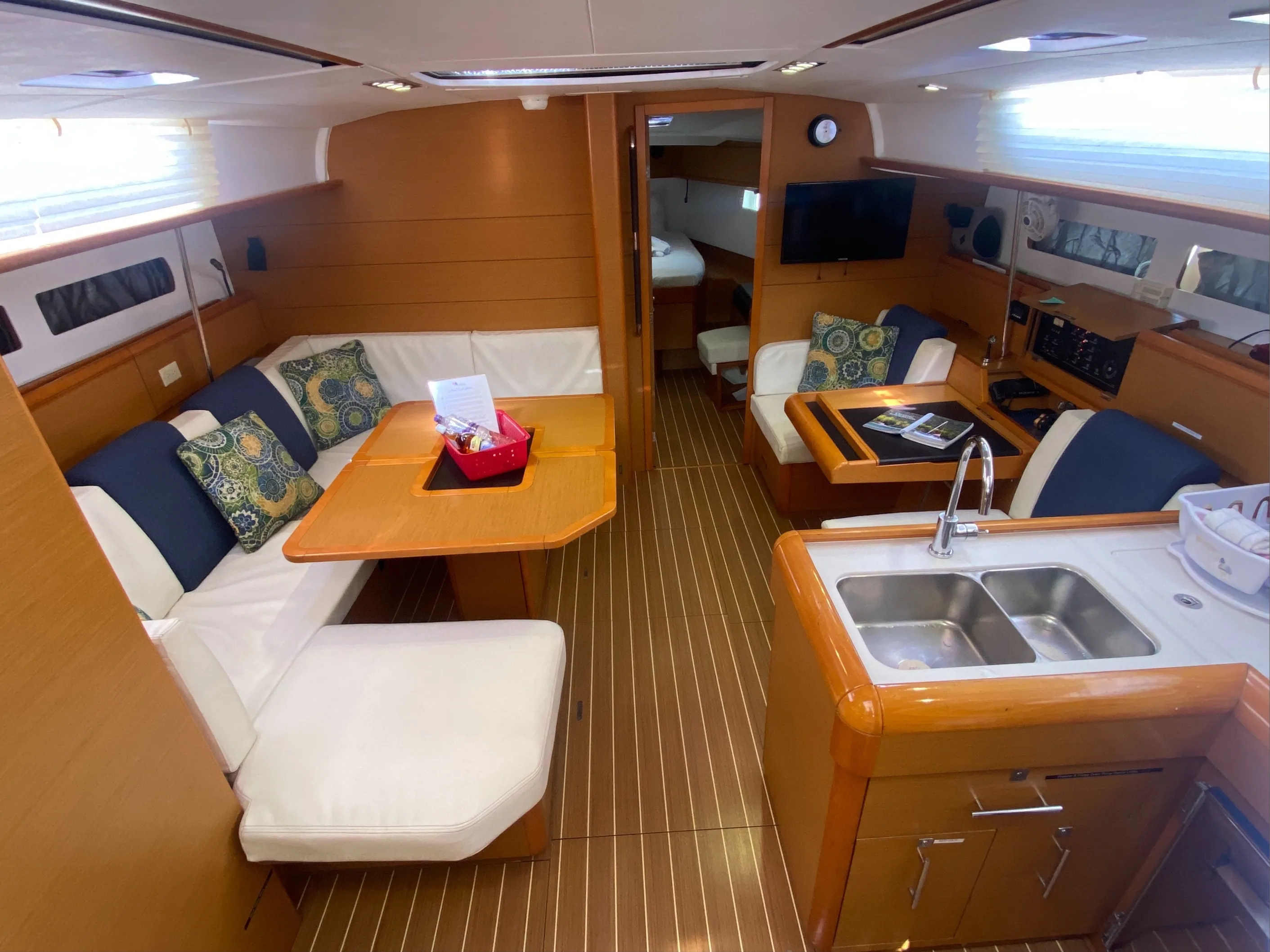 Sun Odyssey 469 Silver Girl — снимка на яхтата 19
