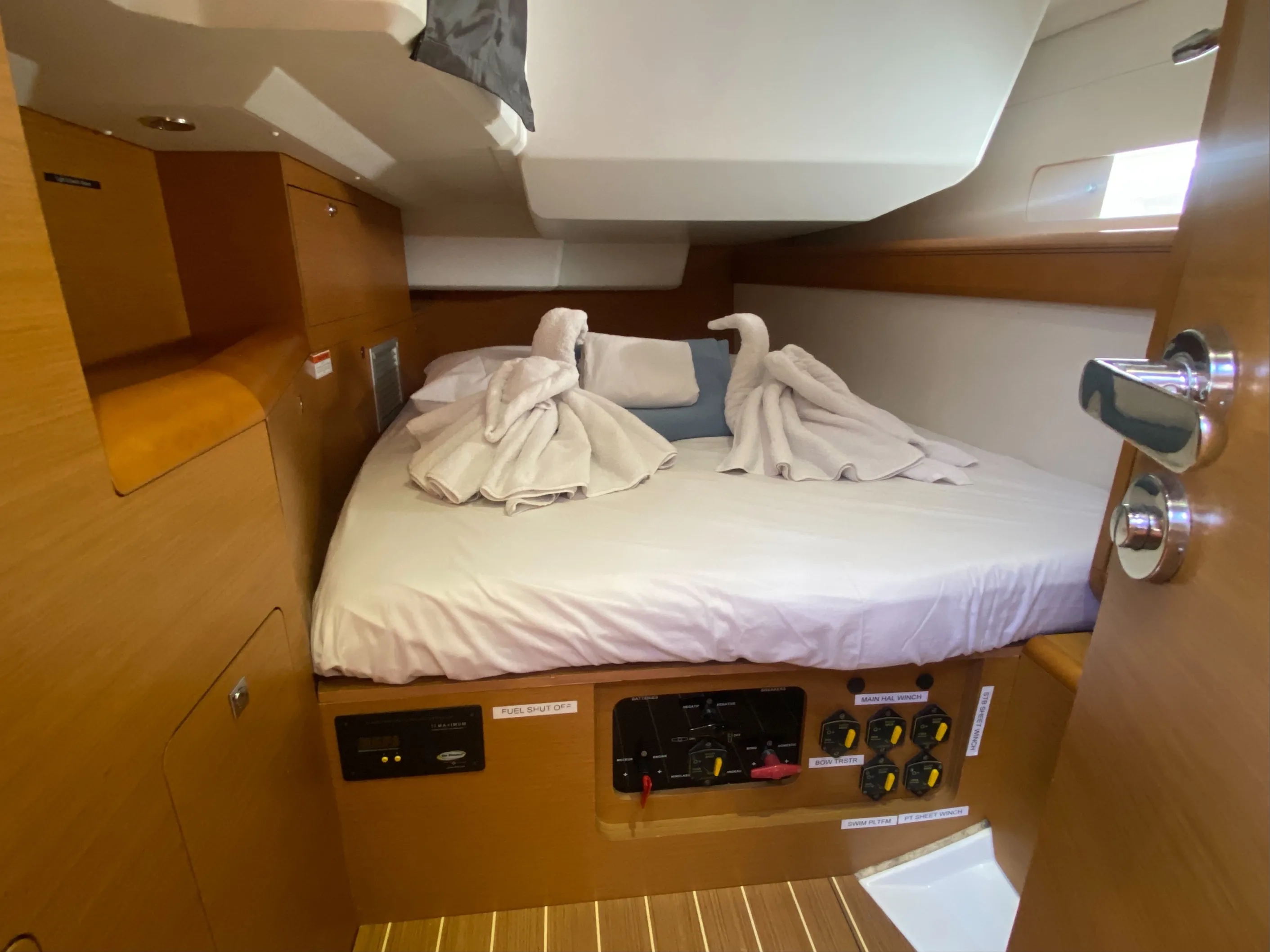 Sun Odyssey 469 Silver Girl — снимка на яхтата 23