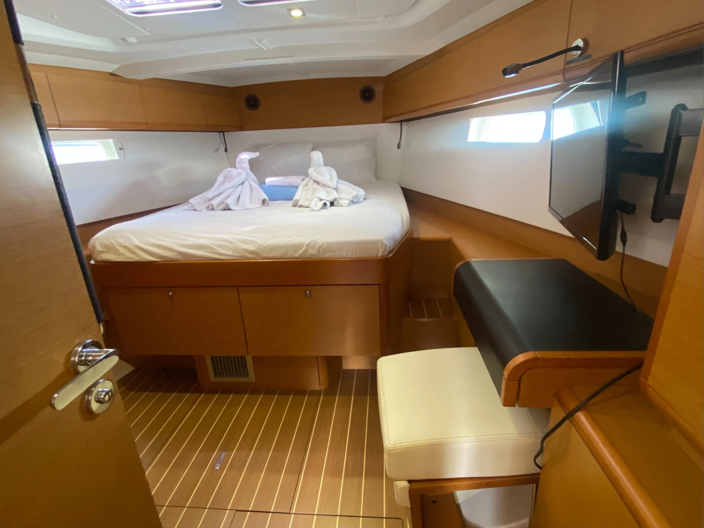 Sun Odyssey 469 Silver Girl — снимка на яхтата 18