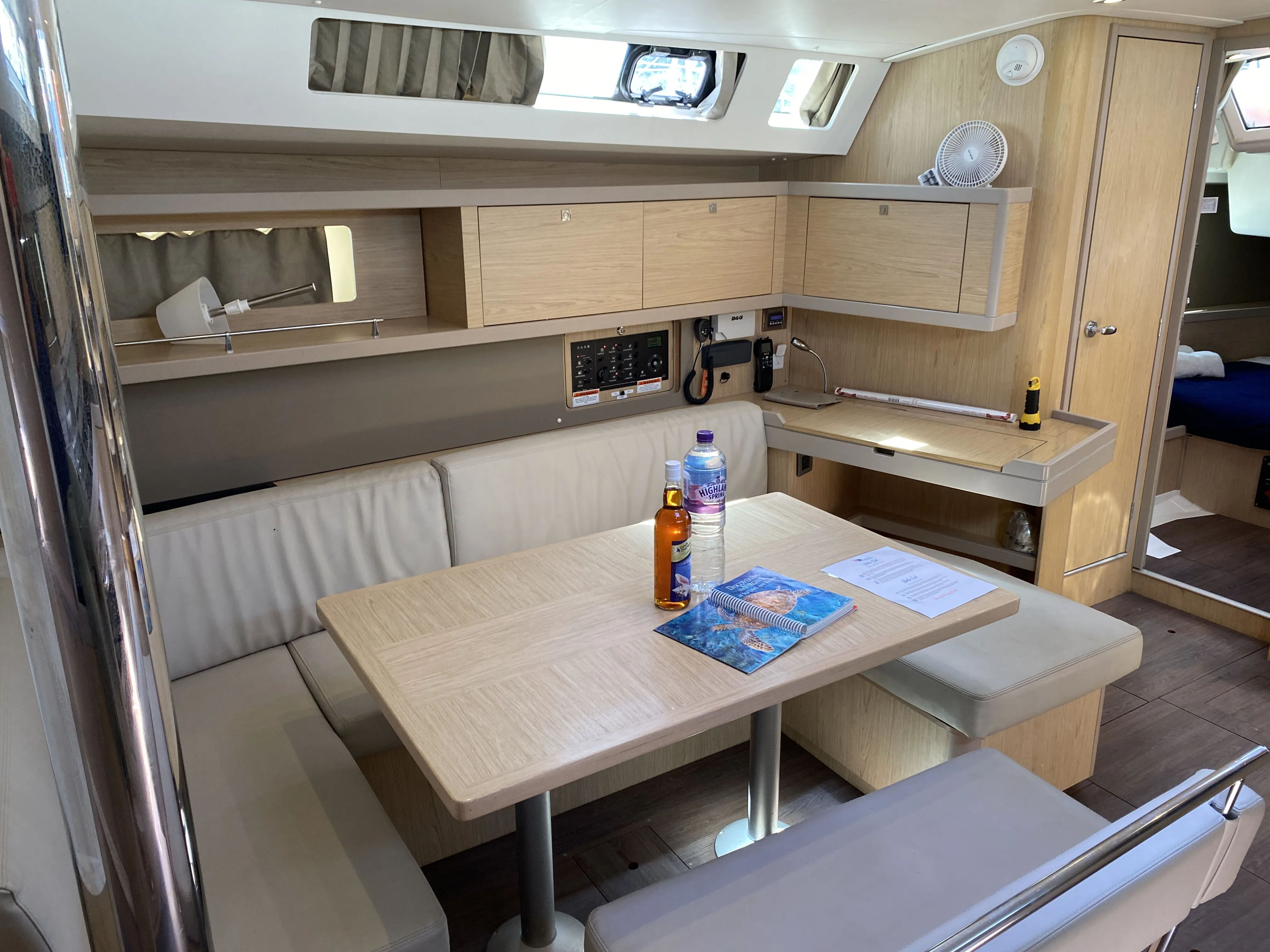 Oceanis 45 Spindrift — jahtikuva 4