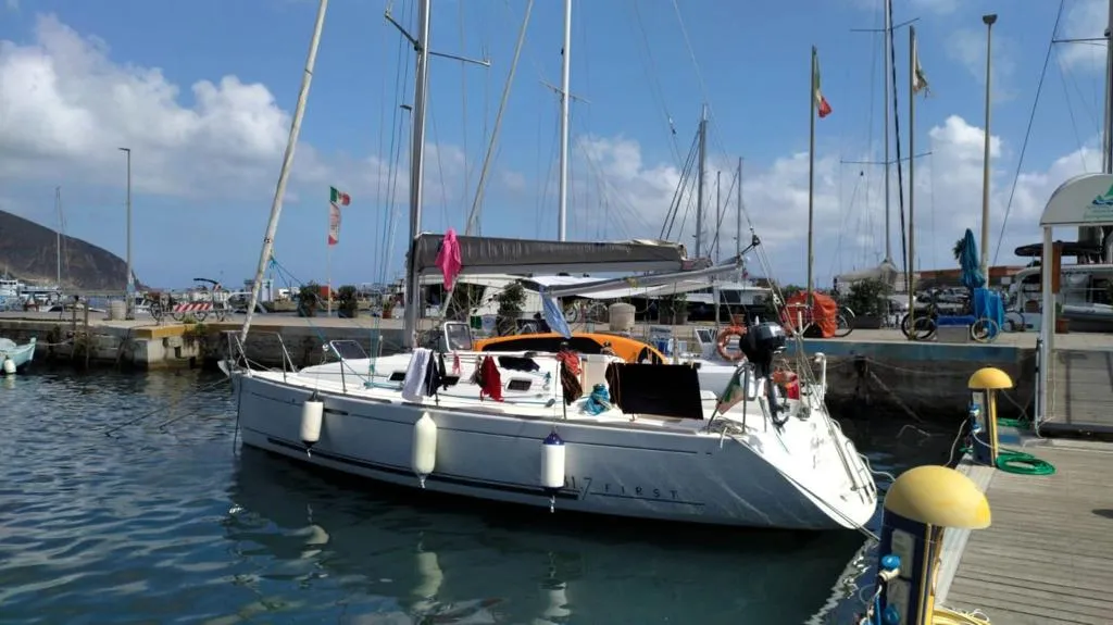 First 31.7 Finisterrae — fotografia jachty 3