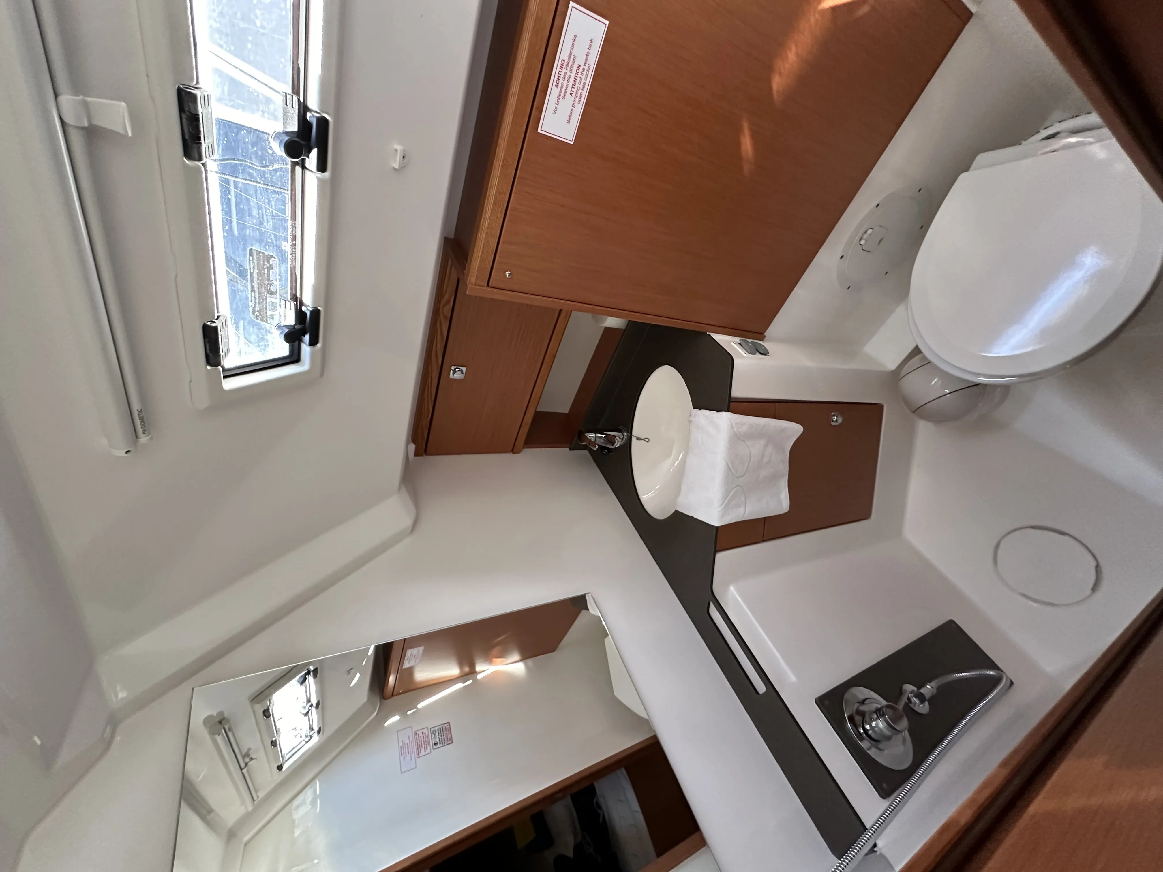 Bavaria Cruiser 46 Iskra — фотография яхты 7
