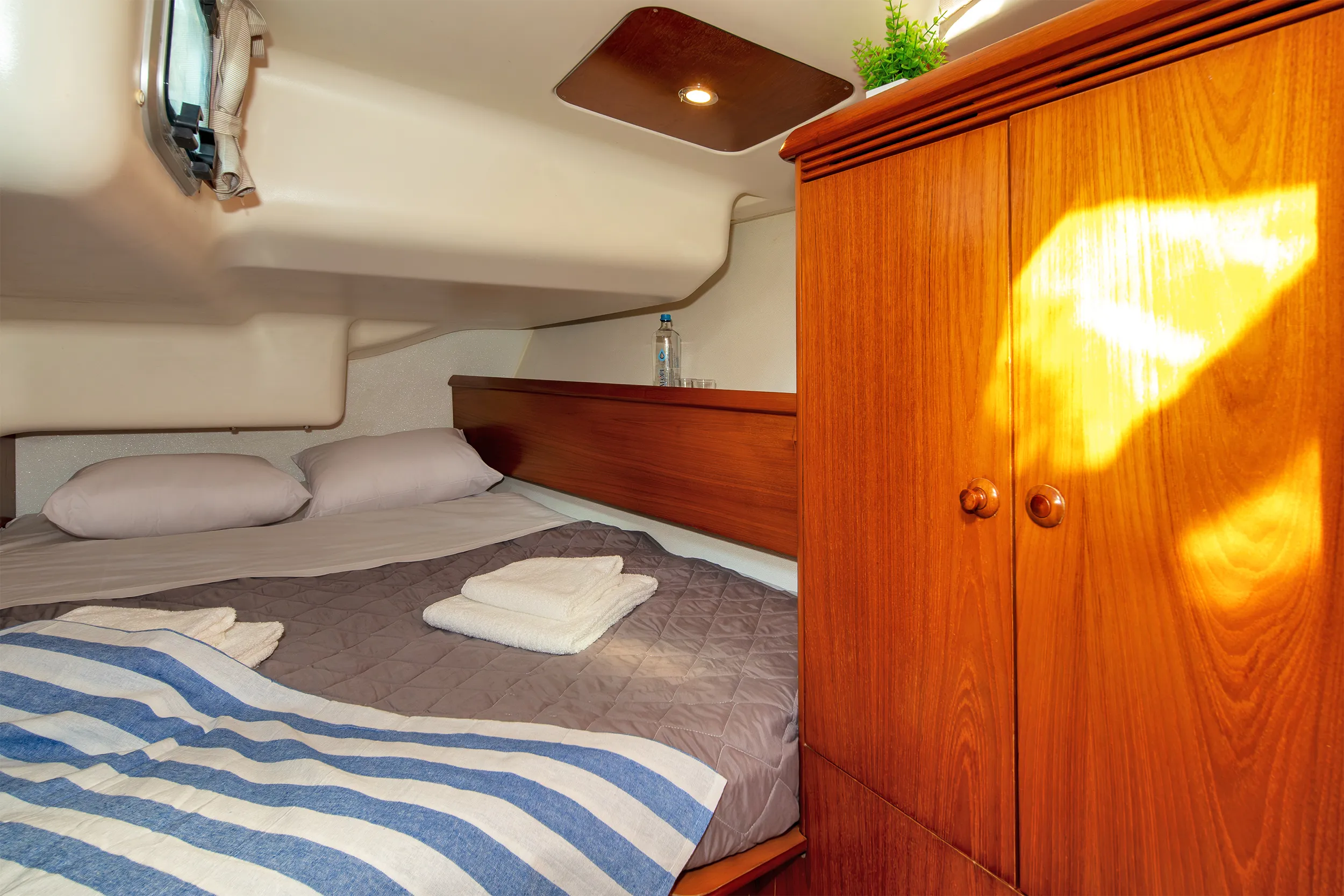 Sun Odyssey 43 Evangelos — фотография яхты 13