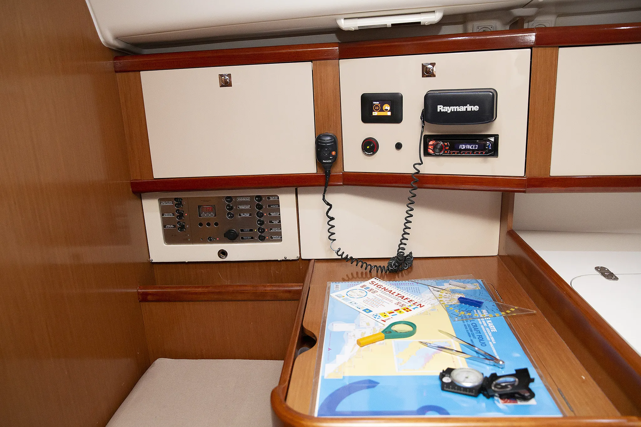 Oceanis 40 Marco Polo — yacht photo 12