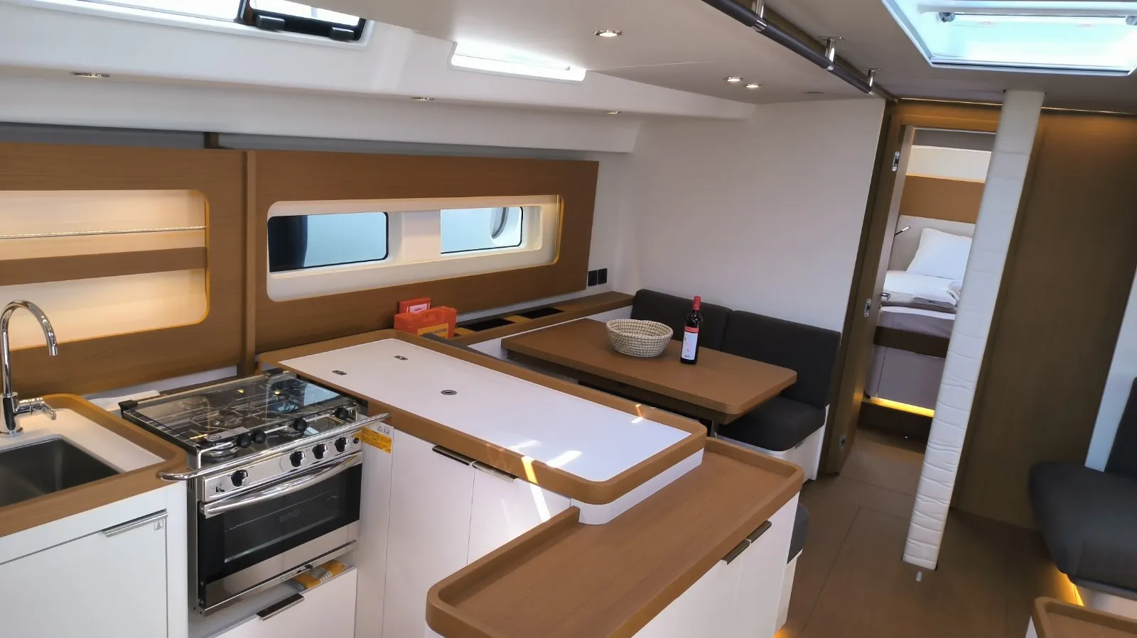 First 53 Oktana — yacht photo 11