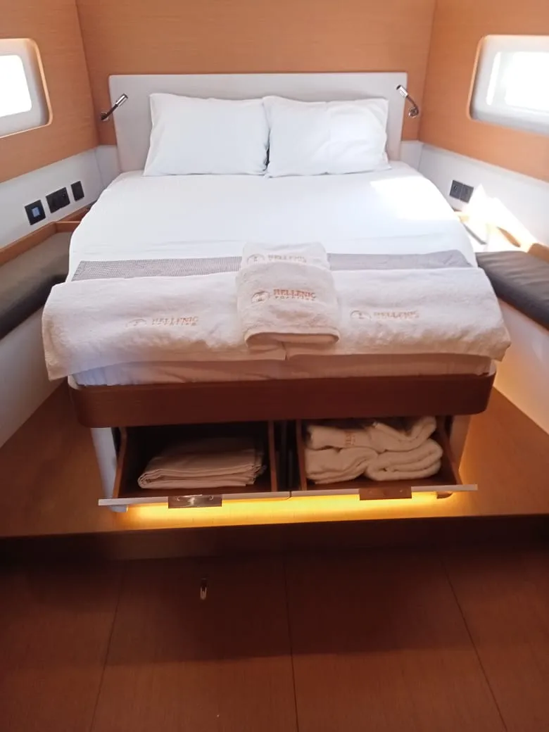 First 53 Oktana — yacht photo 9