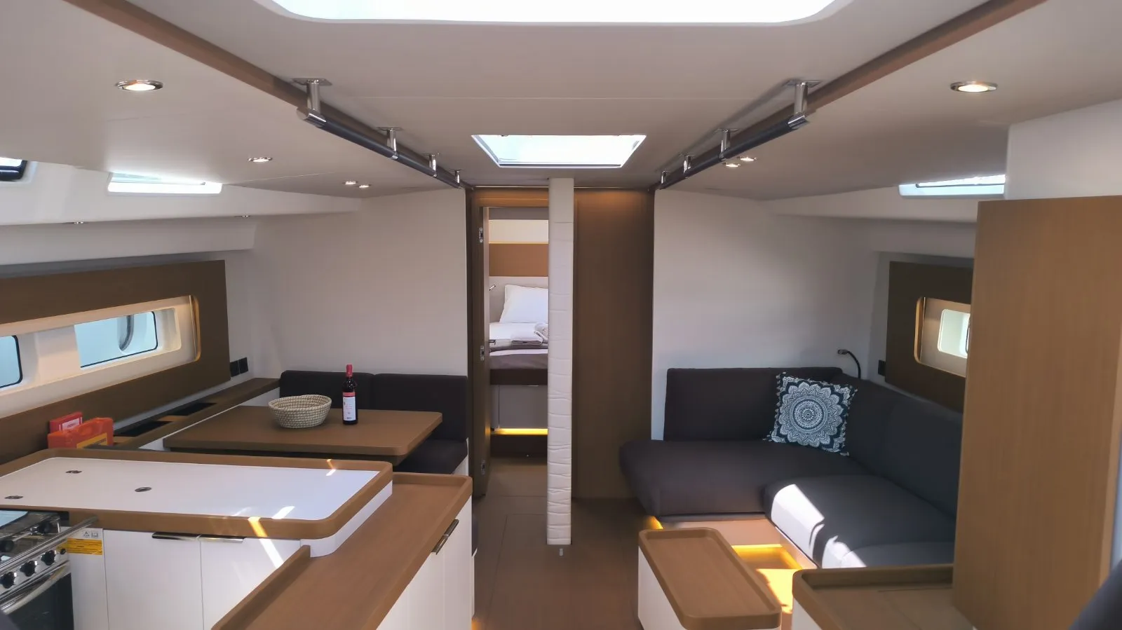 First 53 Oktana — yacht photo 16