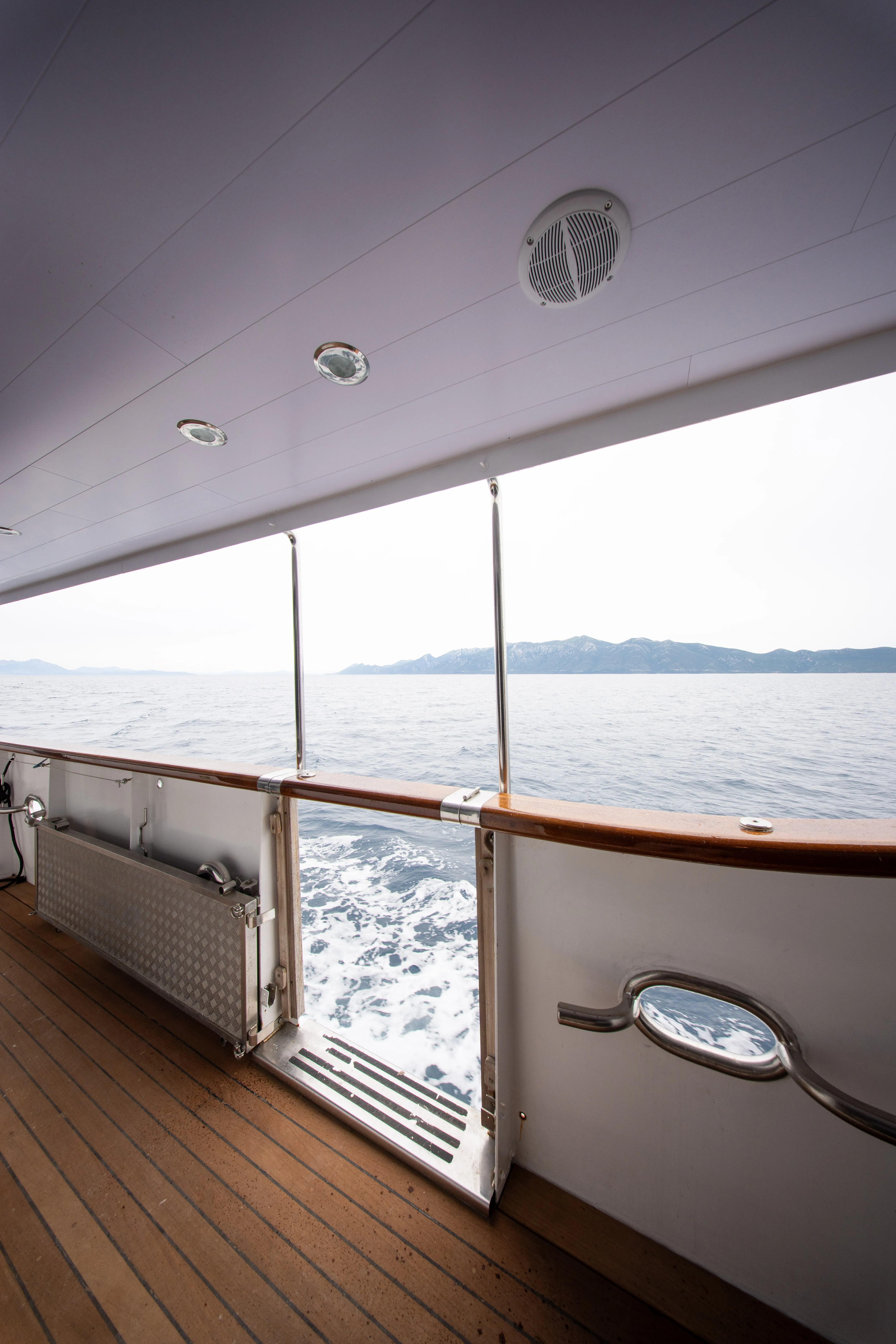 Luxury Motor Yacht Diamond — yacht photo 66
