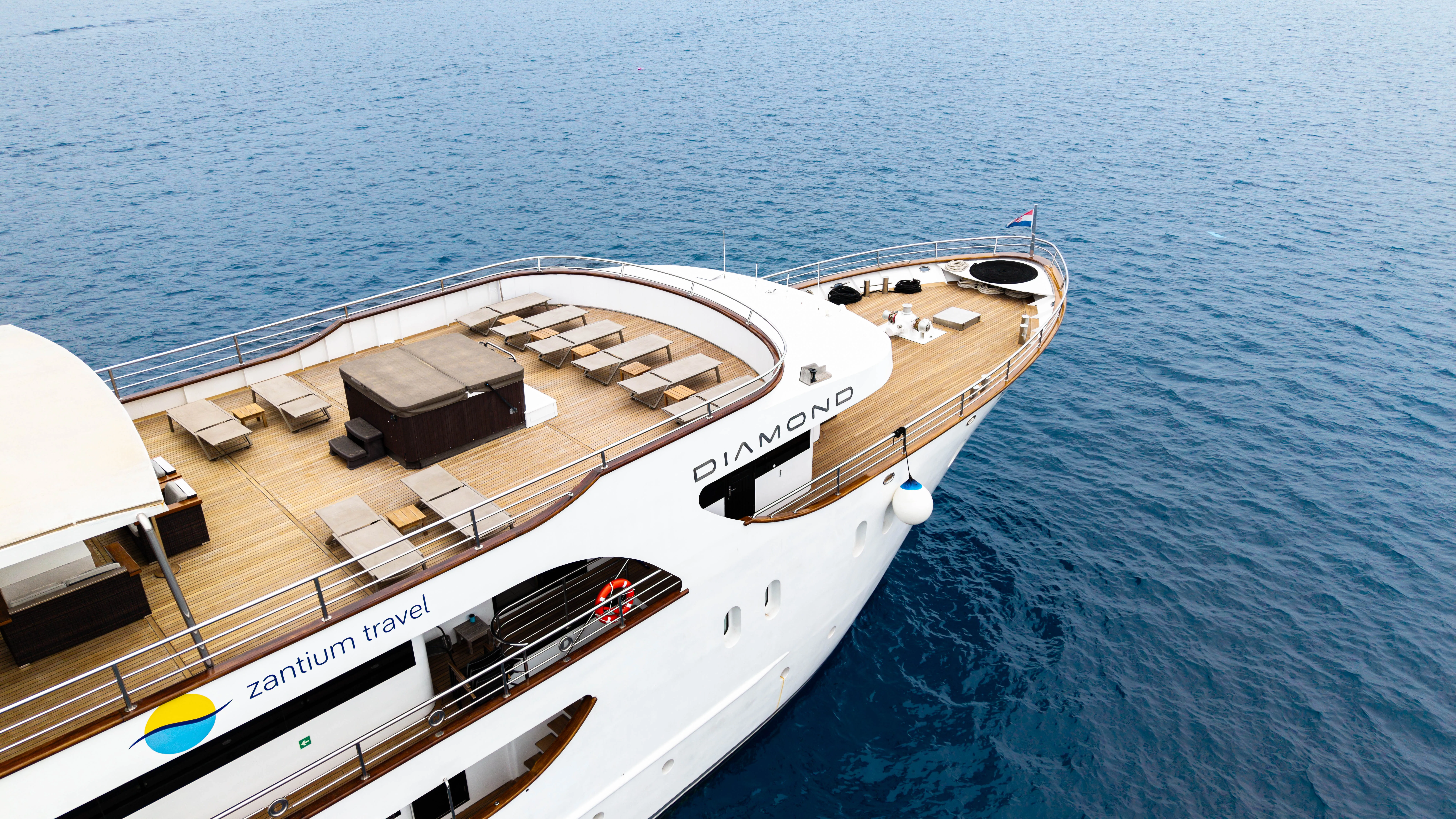 Luxury Motor Yacht Diamond — yacht photo 65