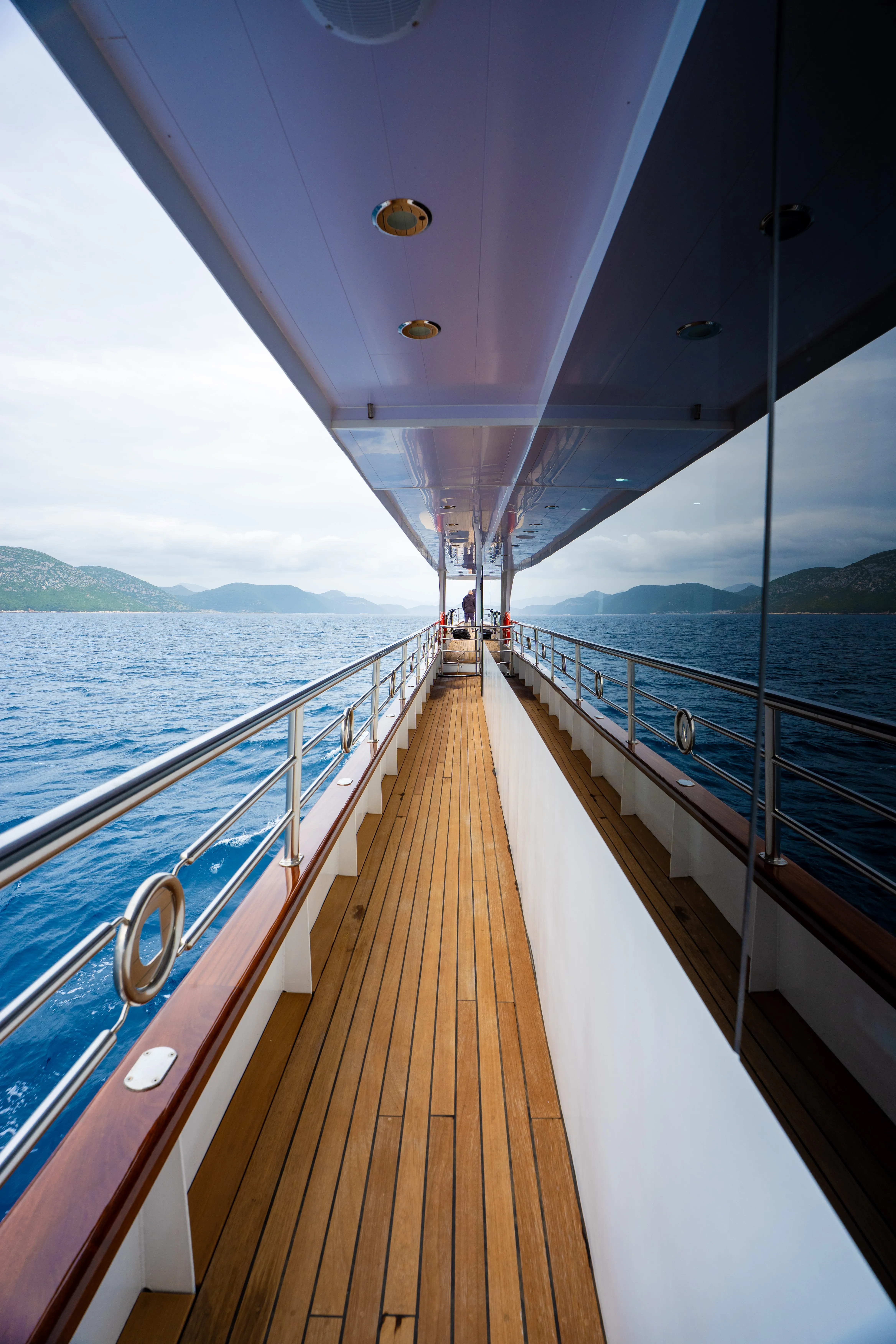 Luxury Motor Yacht Diamond — yacht photo 8