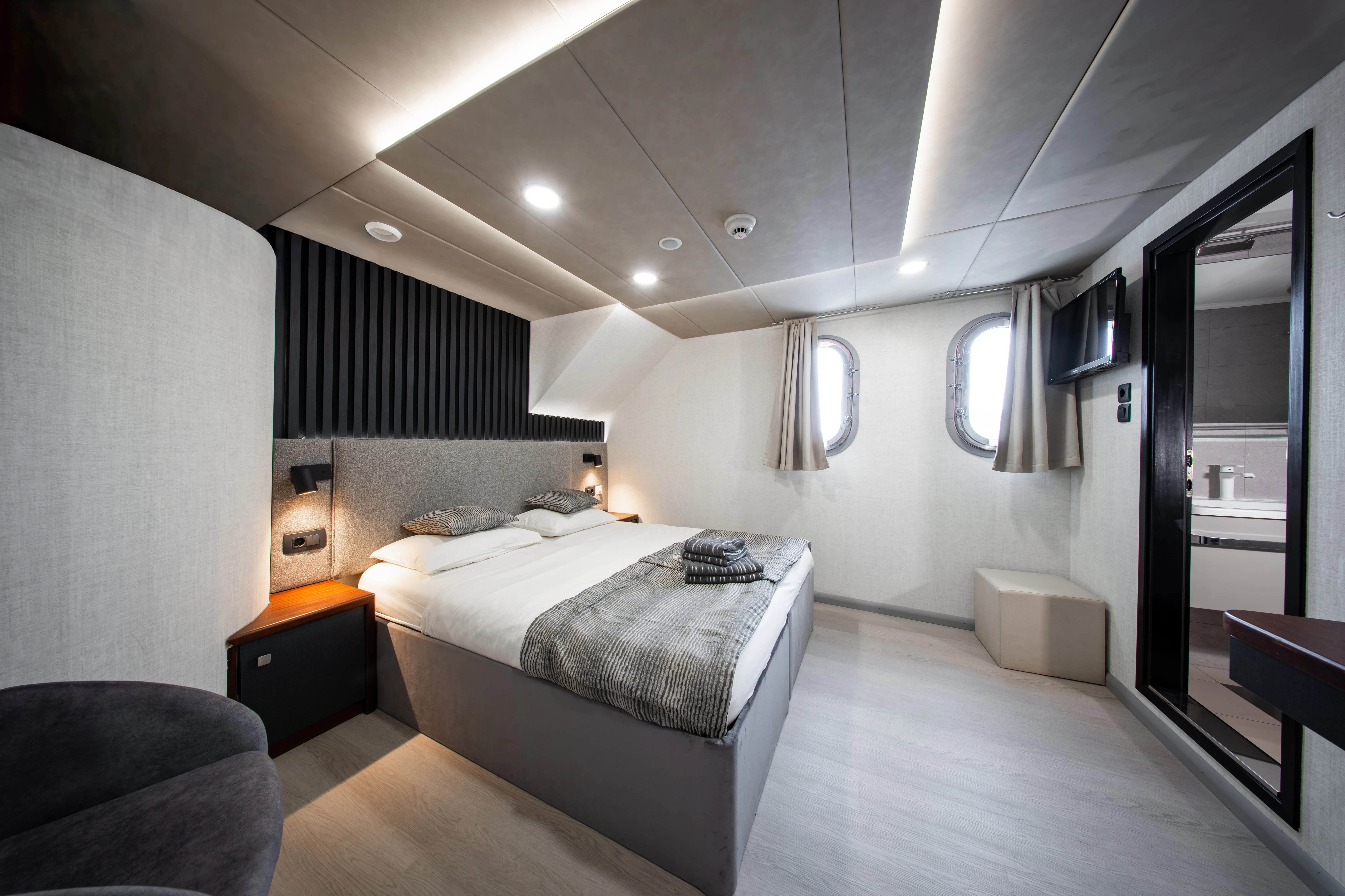 Luxury Motor Yacht Diamond — yacht photo 72