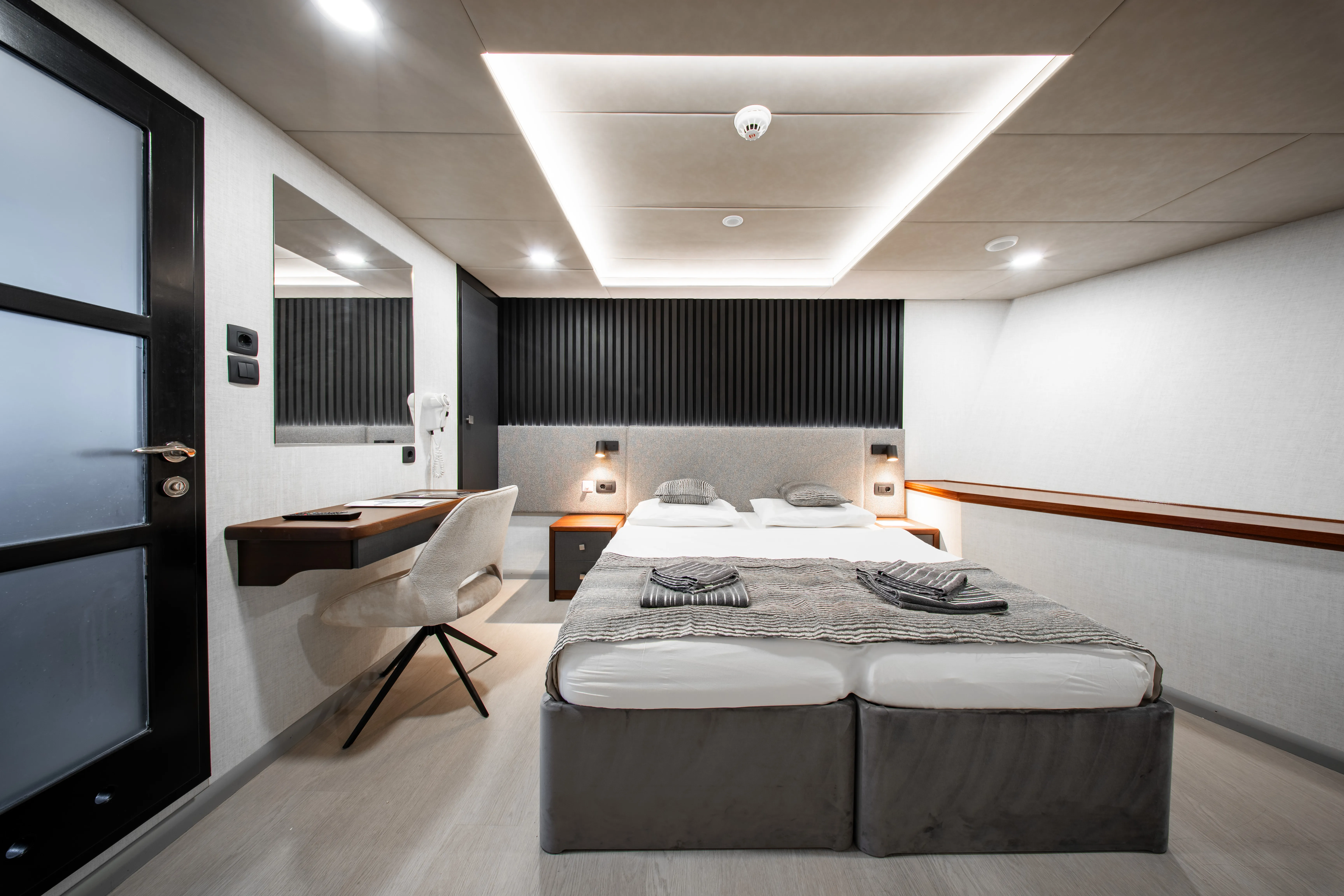Luxury Motor Yacht Diamond — yacht photo 69
