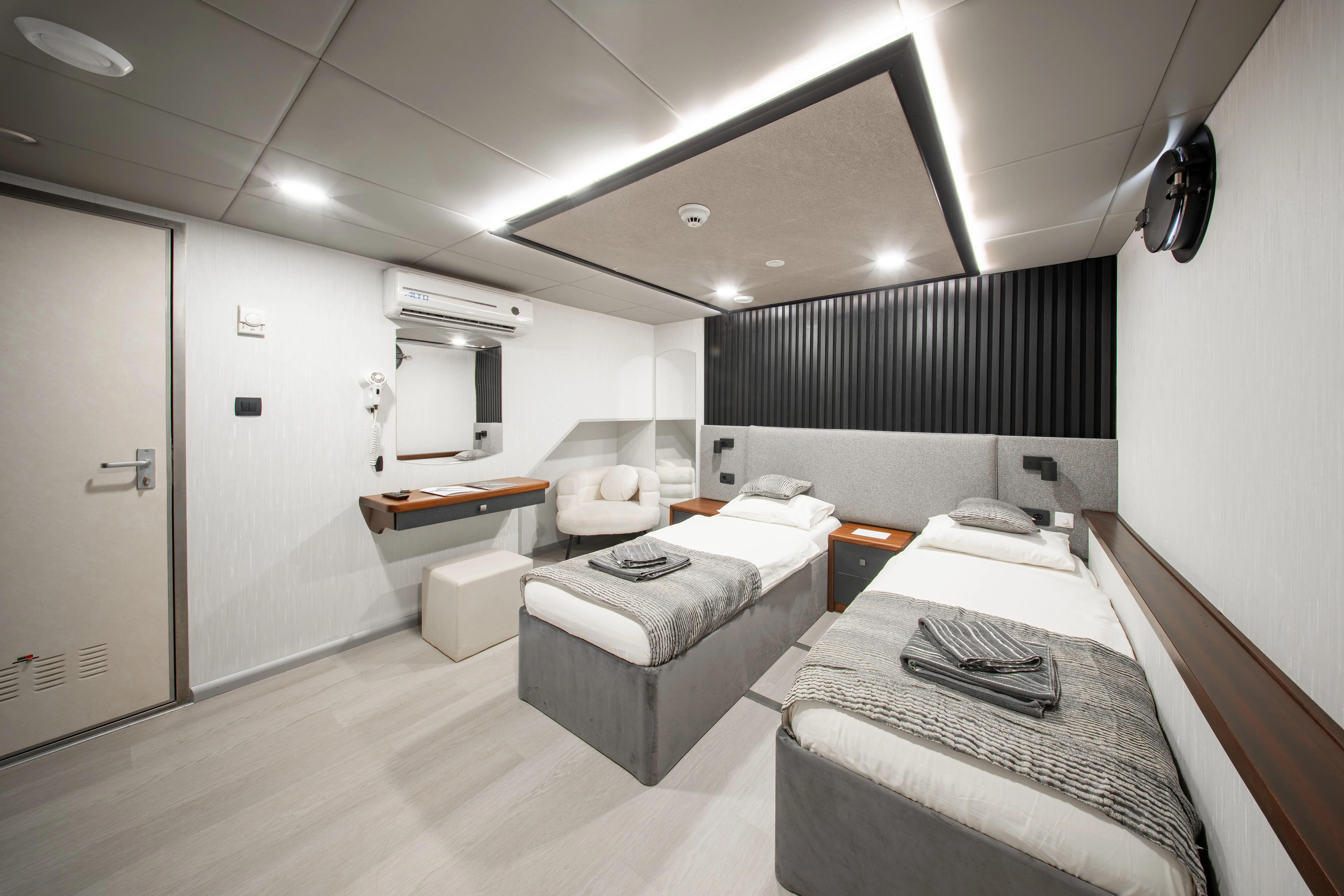 Luxury Motor Yacht Diamond — yacht photo 50