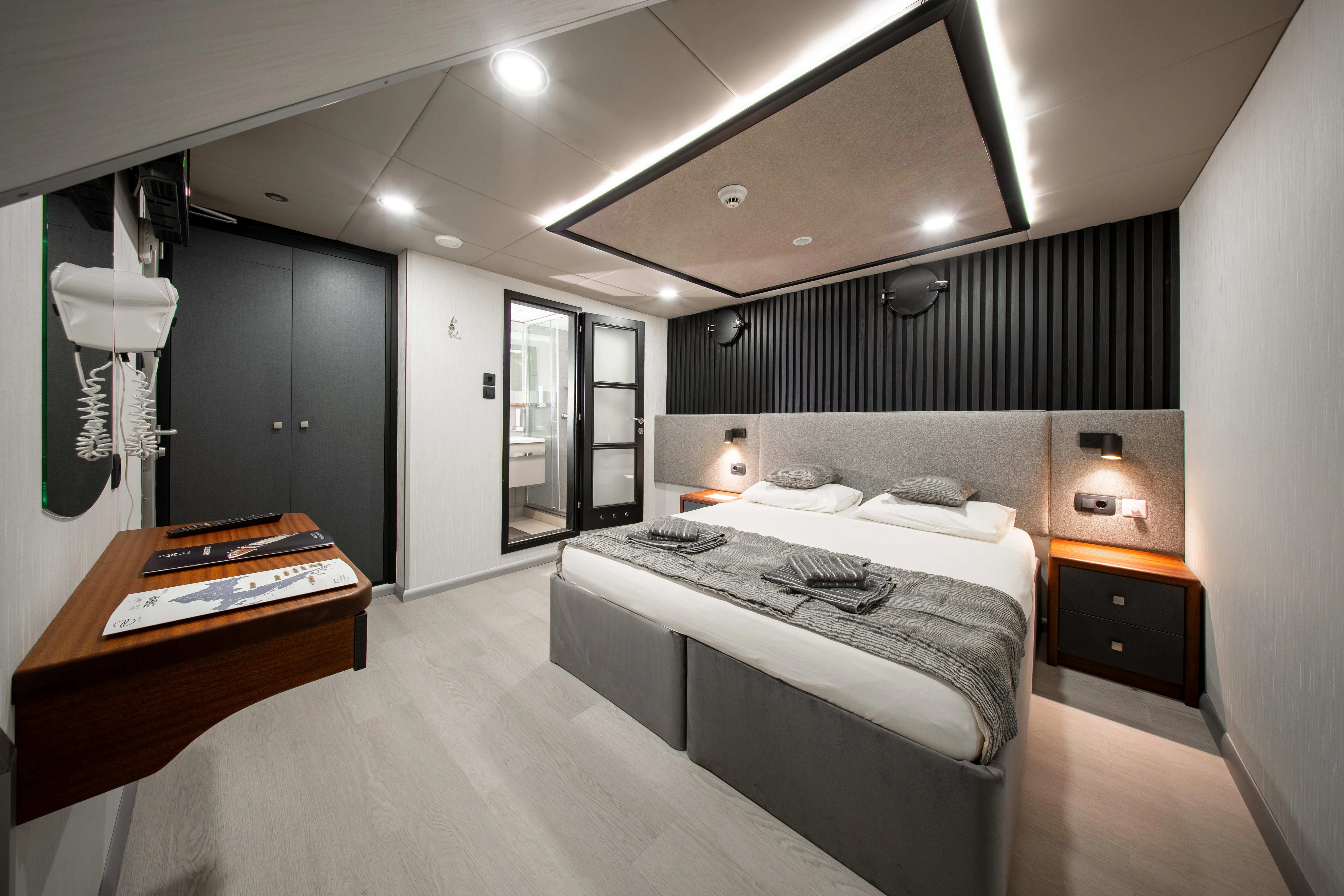 Luxury Motor Yacht Diamond — yacht photo 4