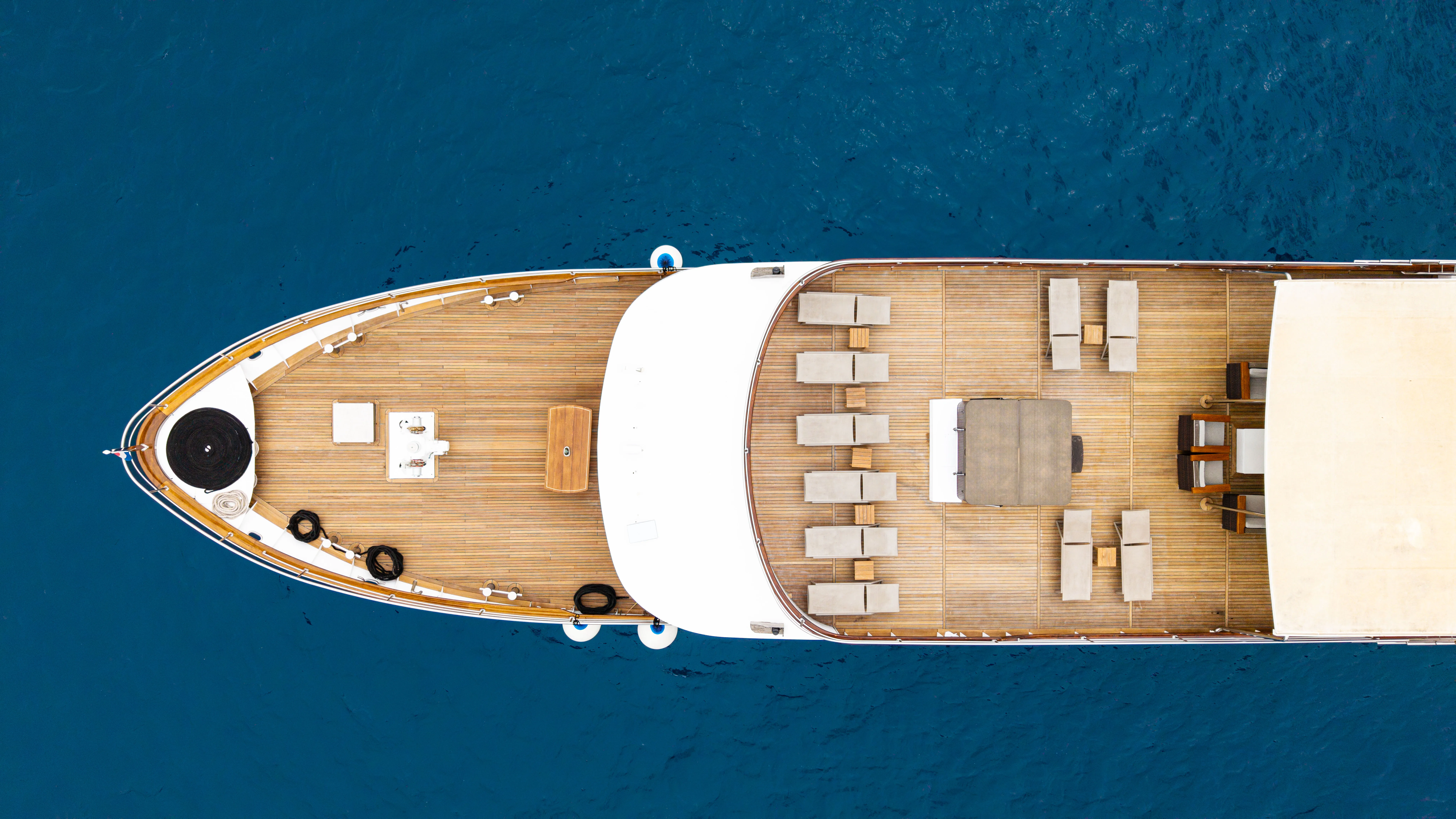 Luxury Motor Yacht Diamond — yacht photo 27