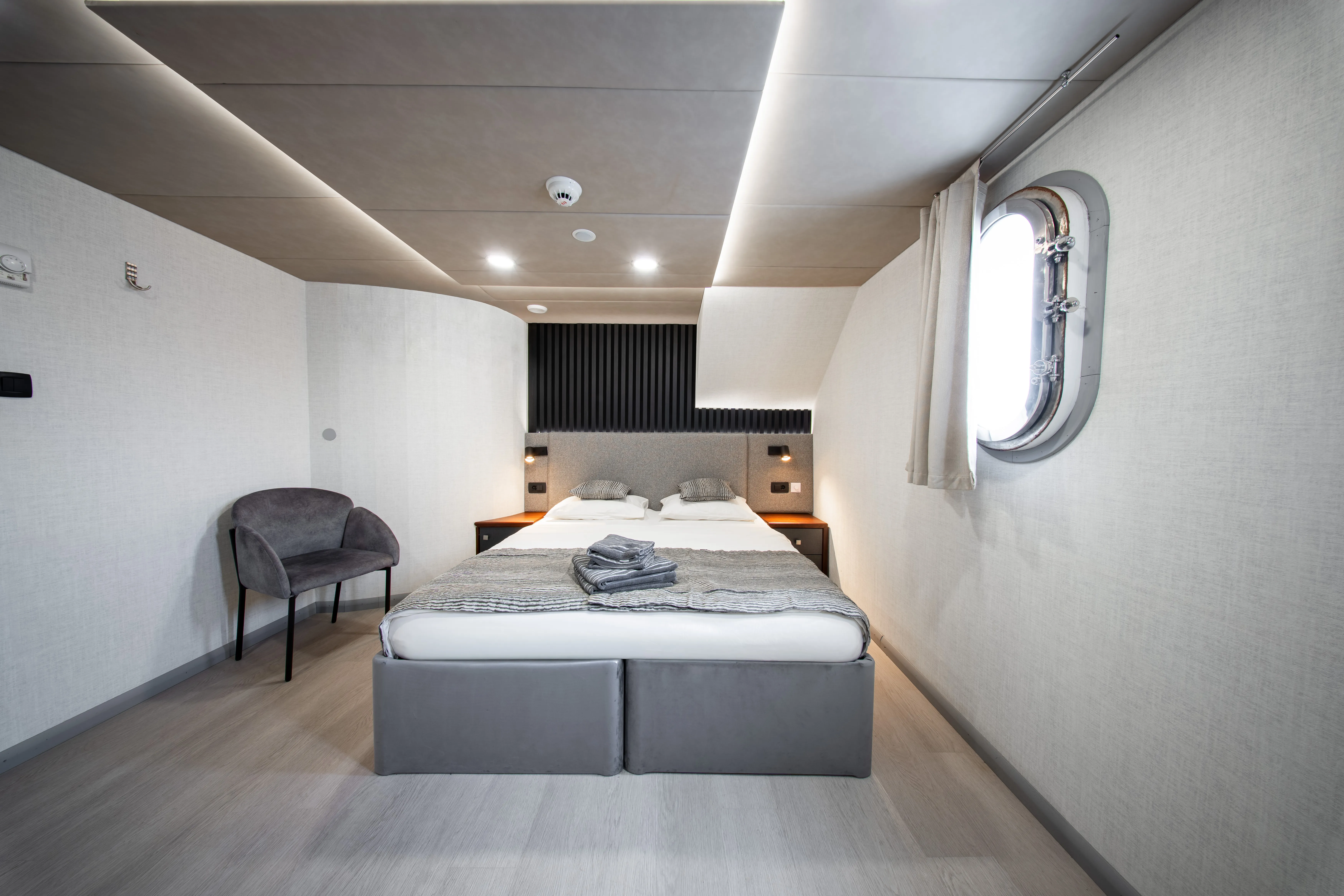 Luxury Motor Yacht Diamond — yacht photo 10