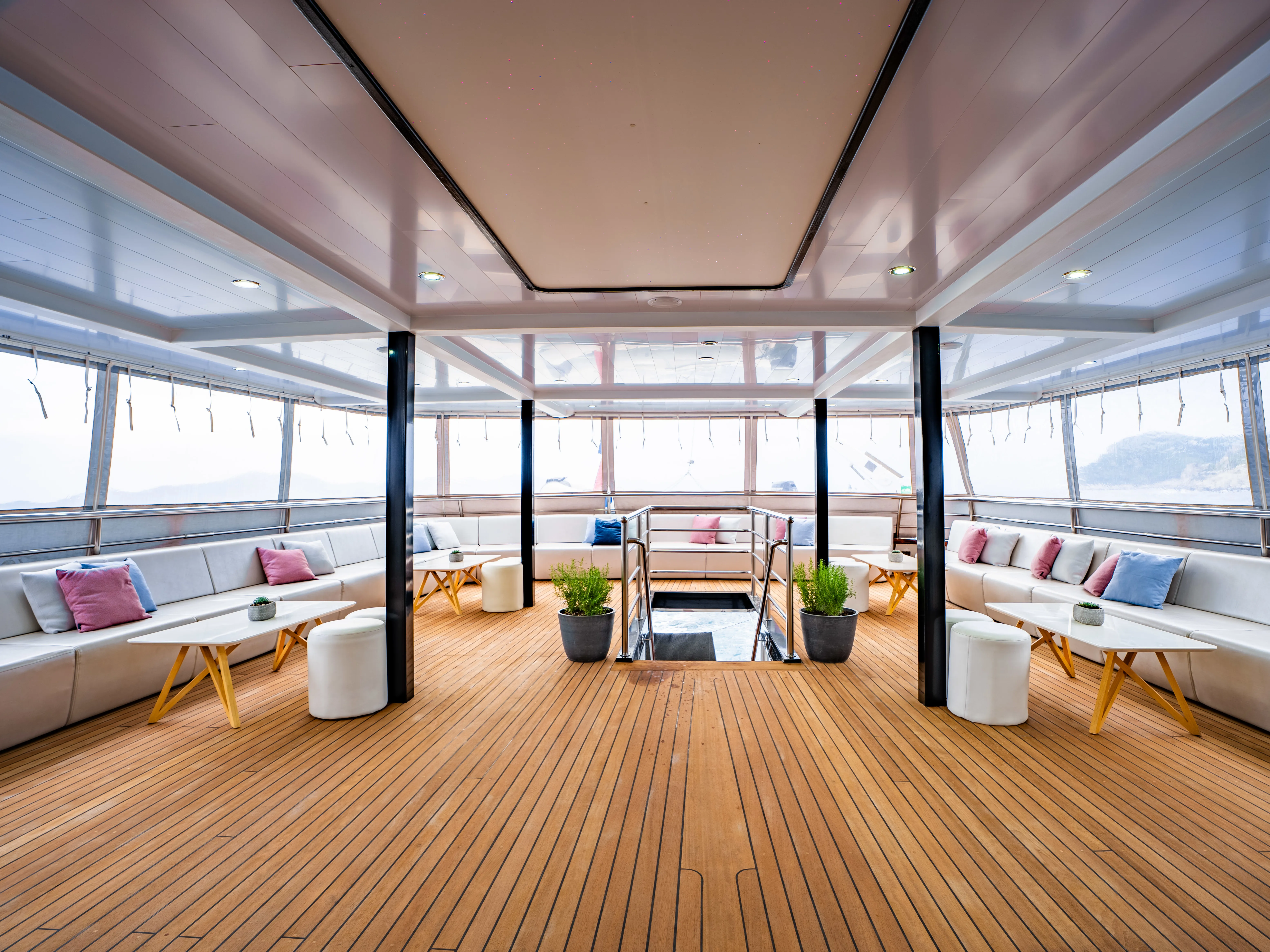 Luxury Motor Yacht Diamond — yacht photo 43
