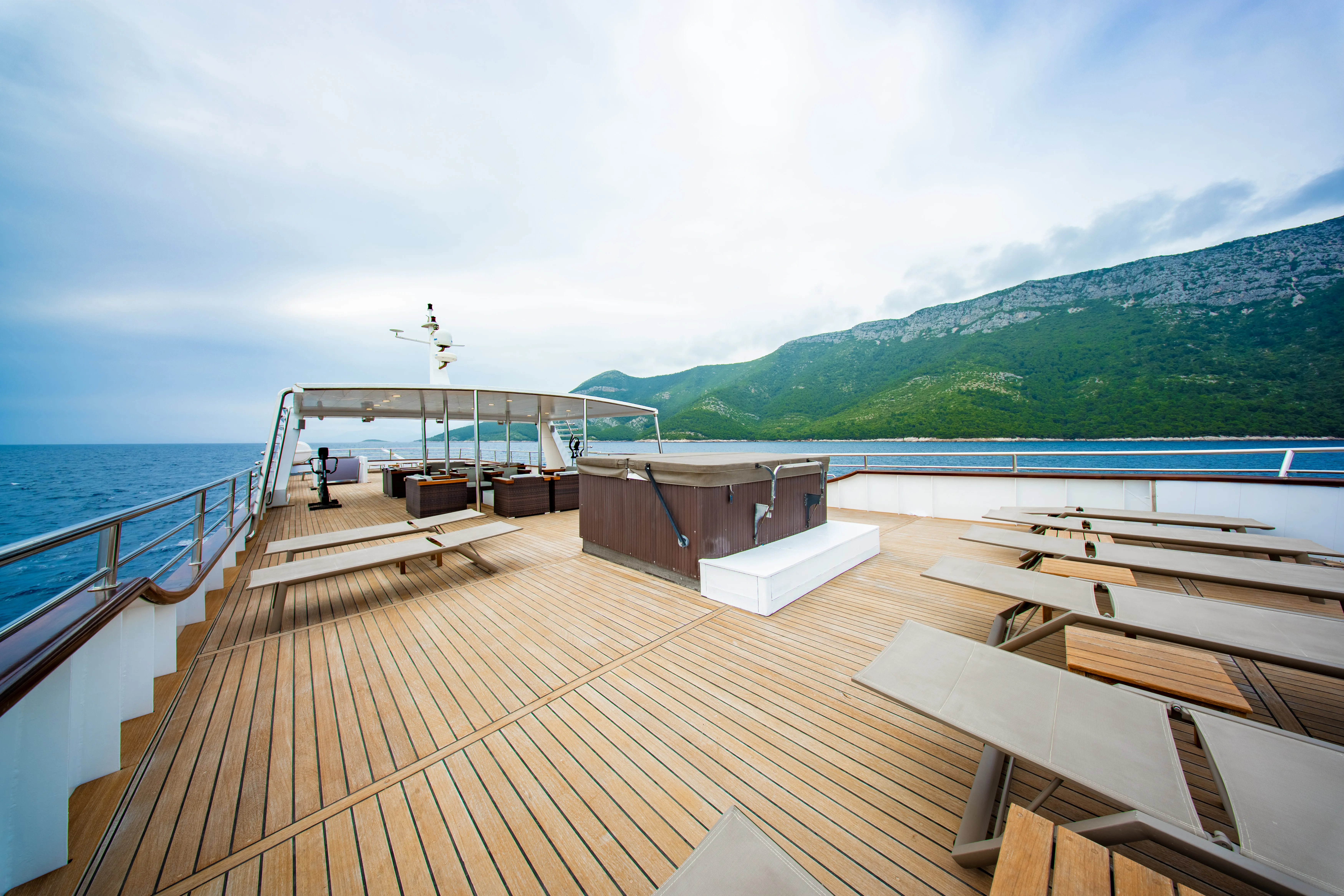 Luxury Motor Yacht Diamond — yacht photo 9