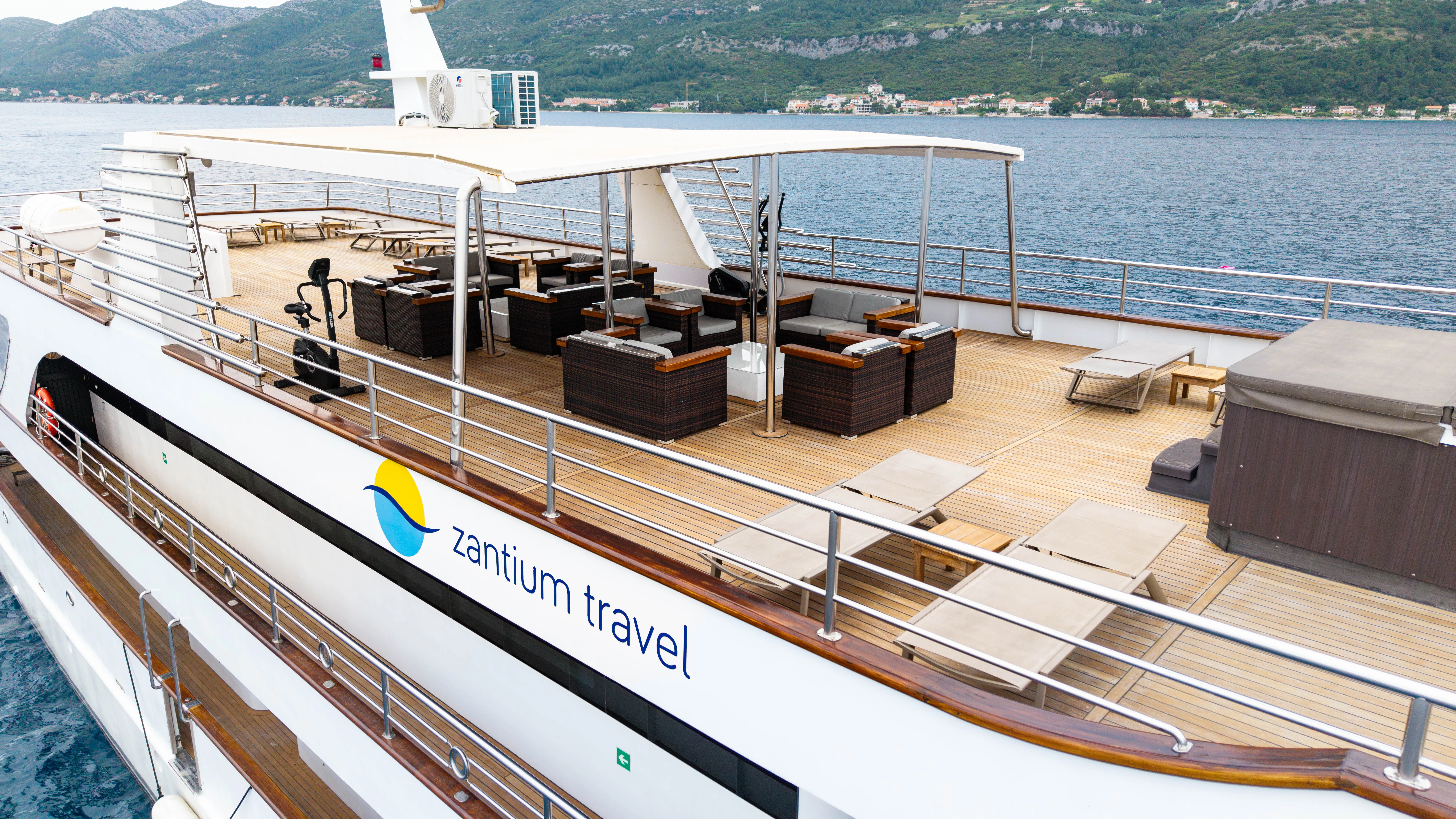 Luxury Motor Yacht Diamond — yacht photo 26
