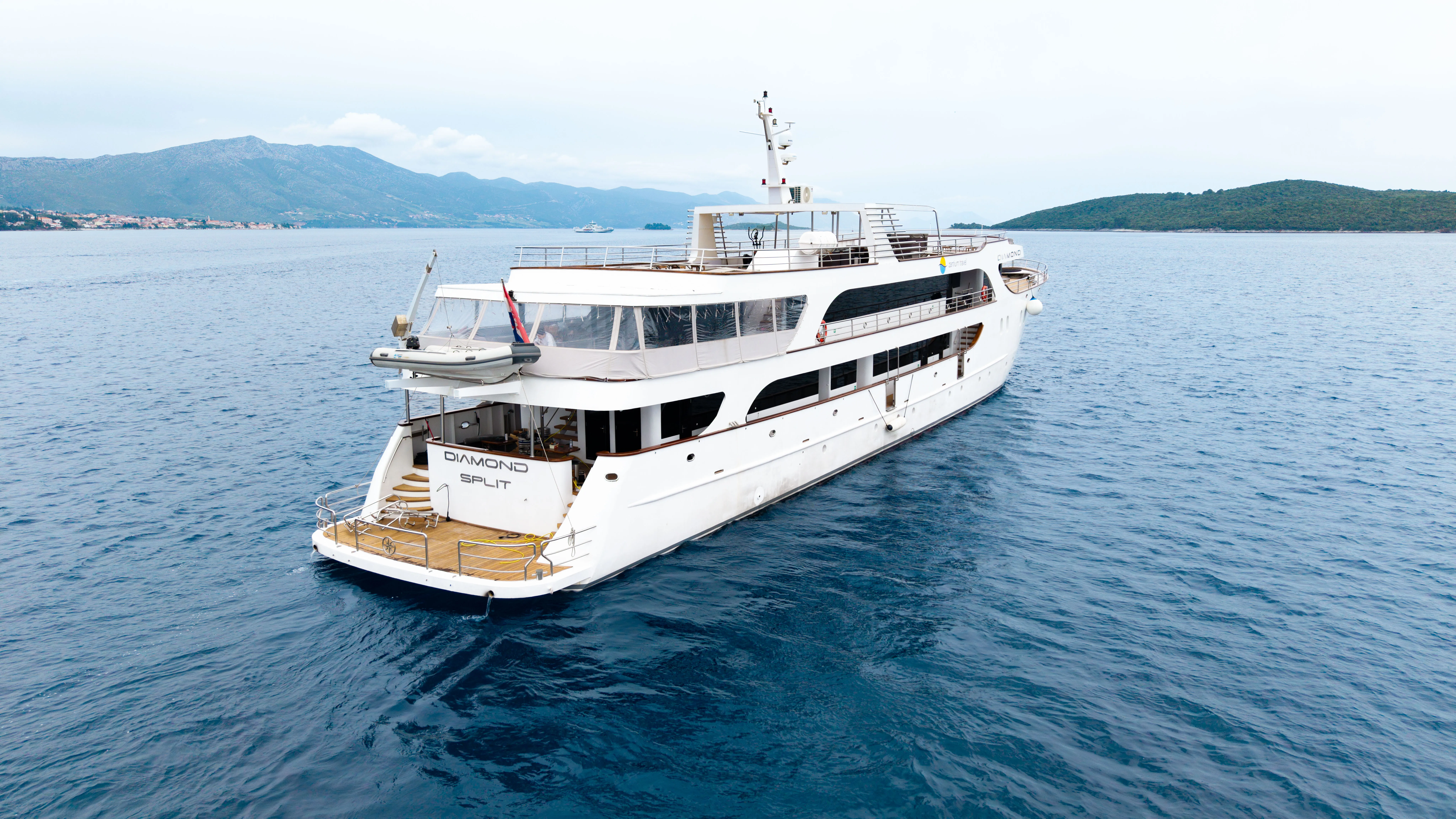 Luxury Motor Yacht Diamond — yacht photo 59