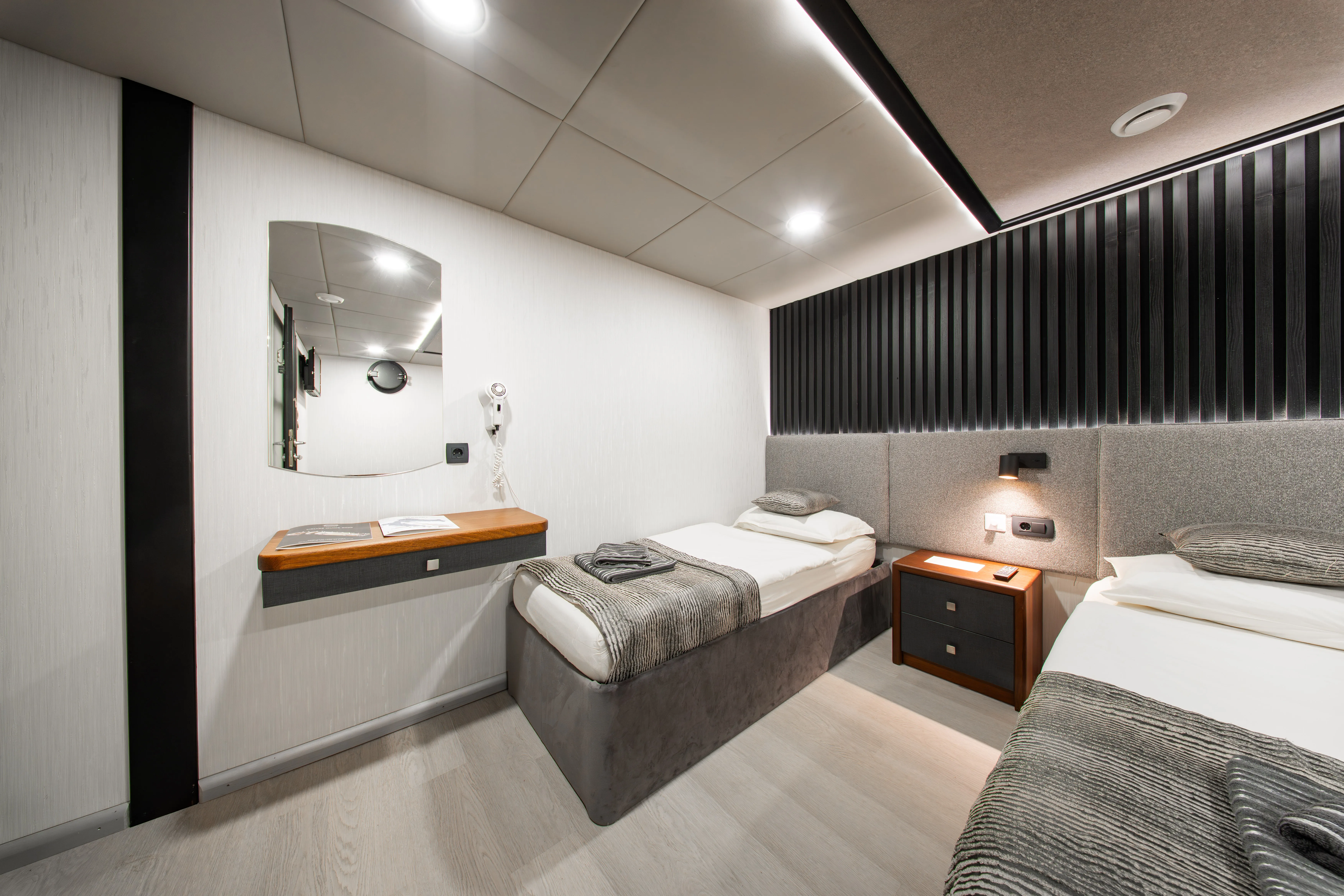 Luxury Motor Yacht Diamond — yacht photo 48