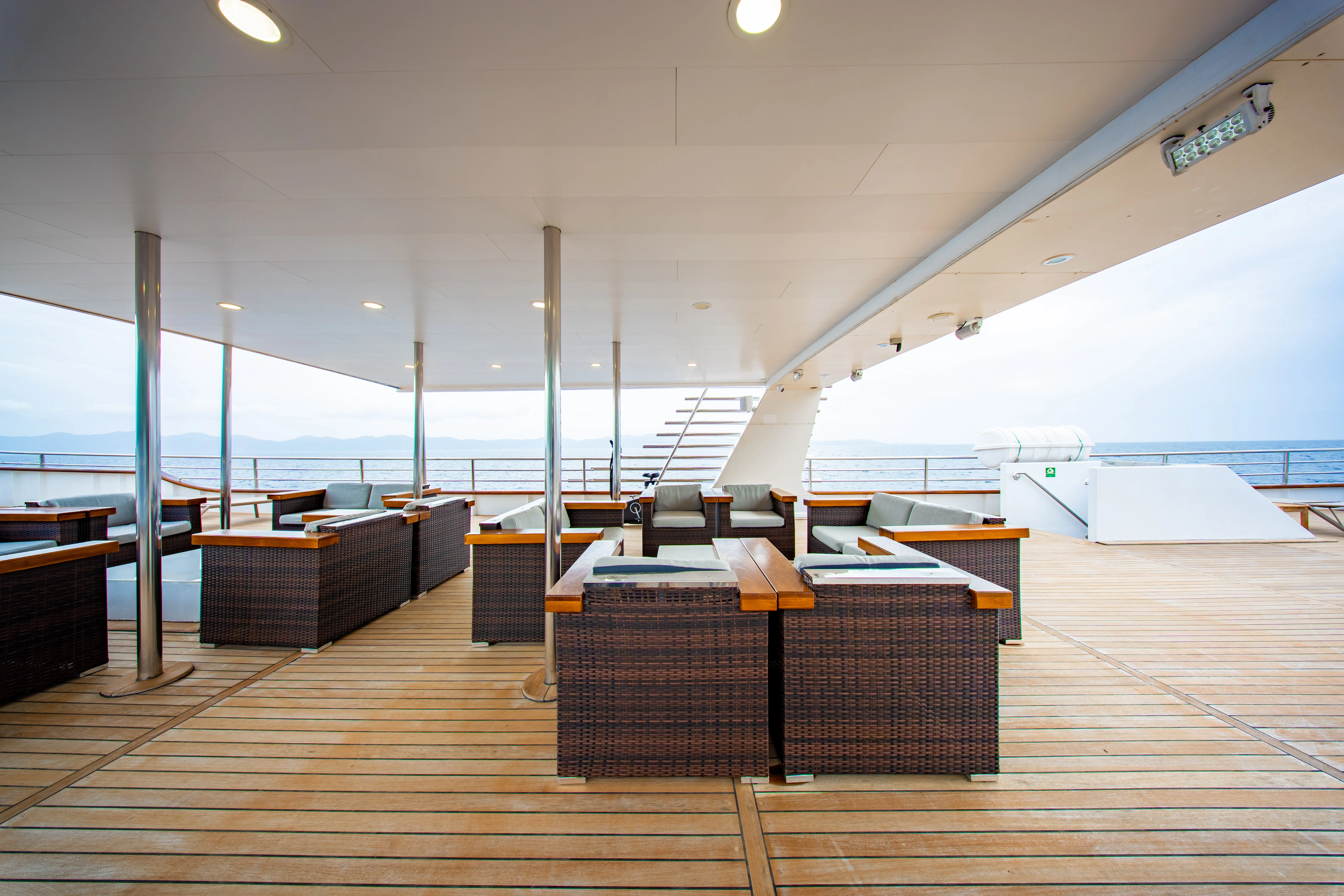 Luxury Motor Yacht Diamond — yacht photo 30