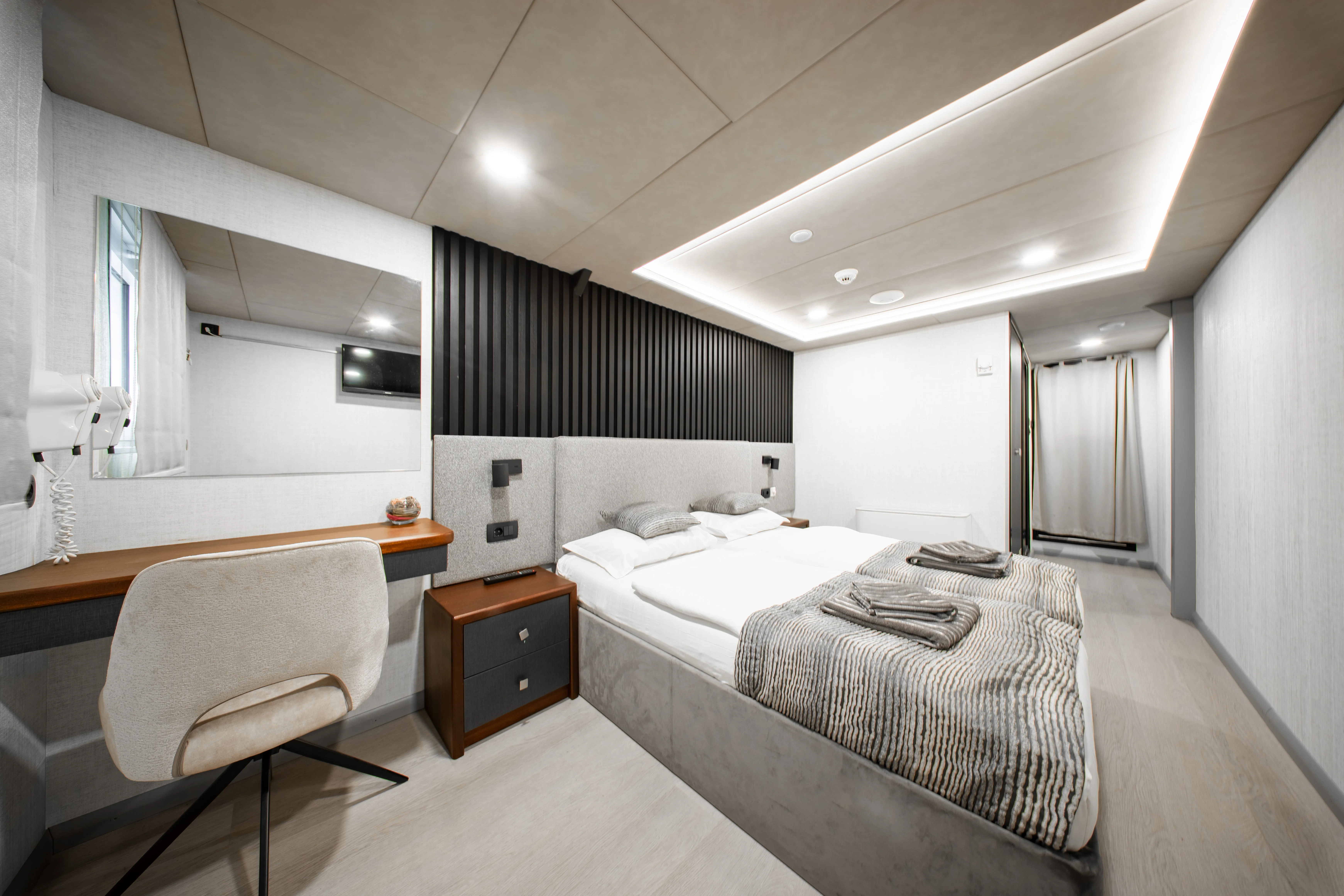Luxury Motor Yacht Diamond — yacht photo 71