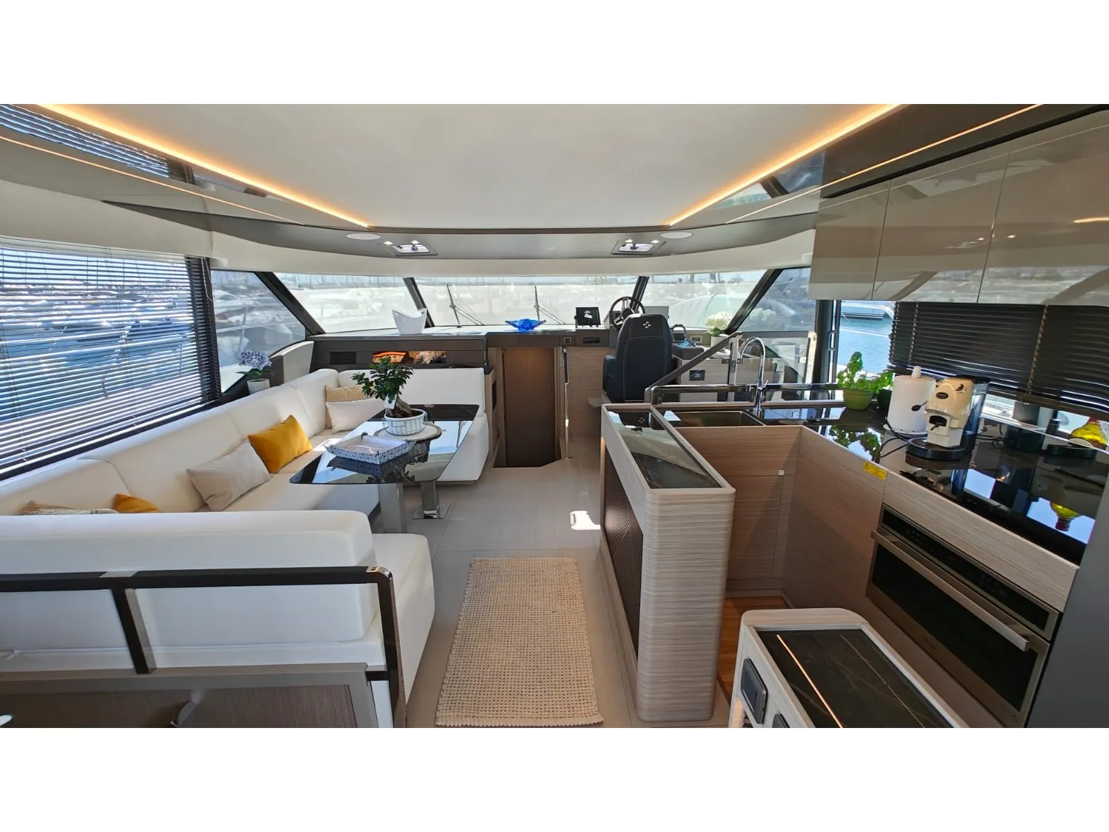 Prestige M48 ITALIA IV — yacht photo 3